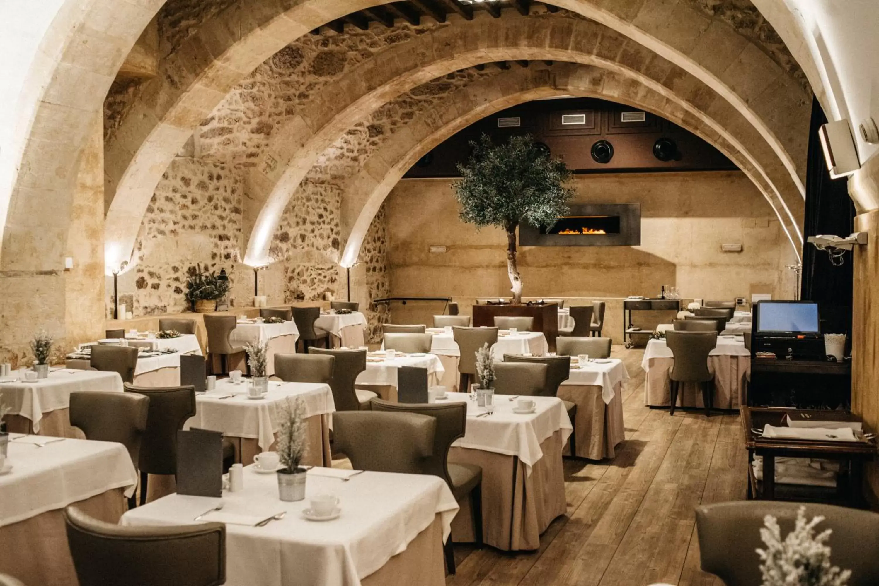 Restaurant/Places to Eat in Hospes Palacio de San Esteban