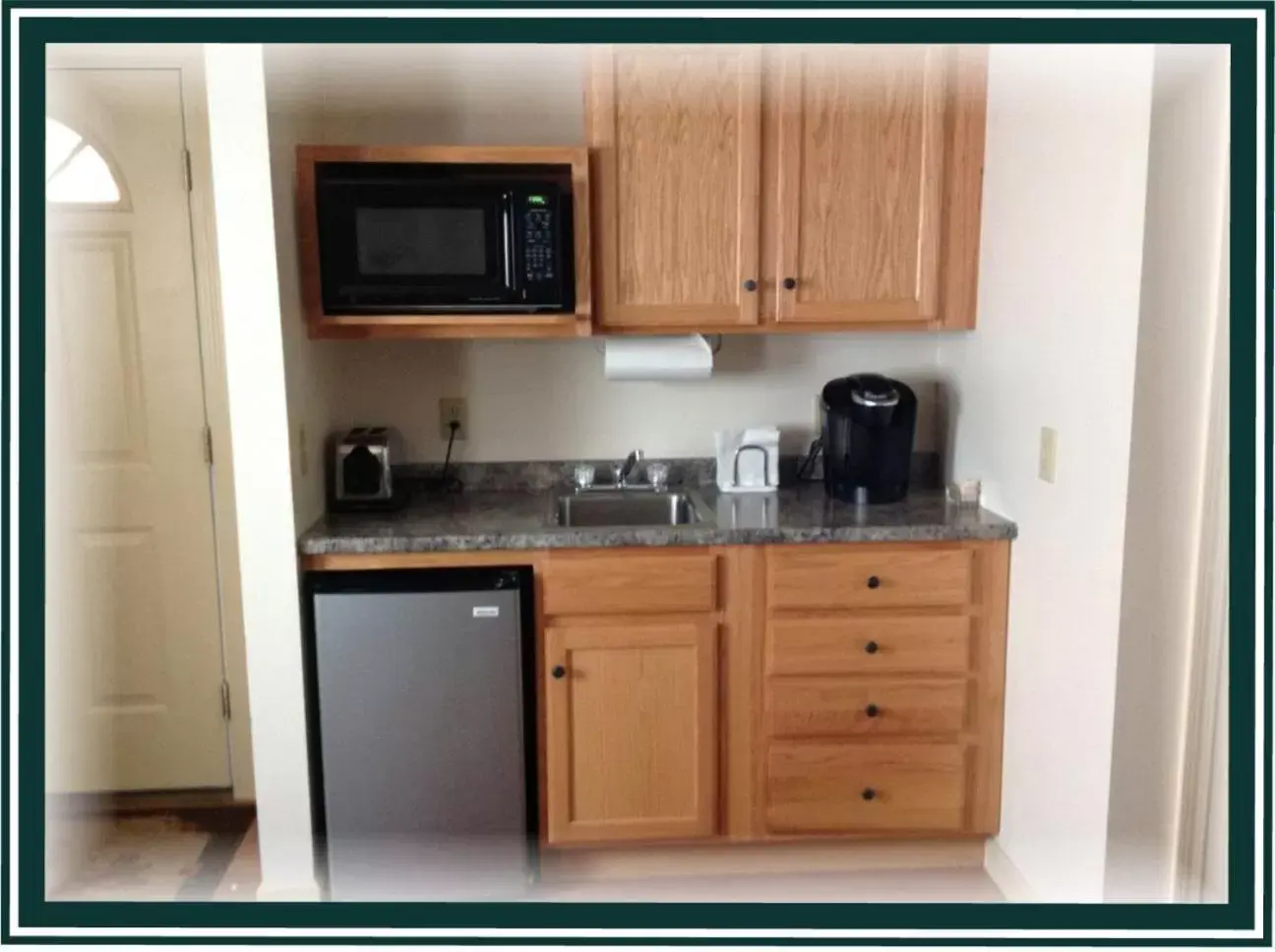 Kitchen or kitchenette, Kitchen/Kitchenette in Boardwalk Inn