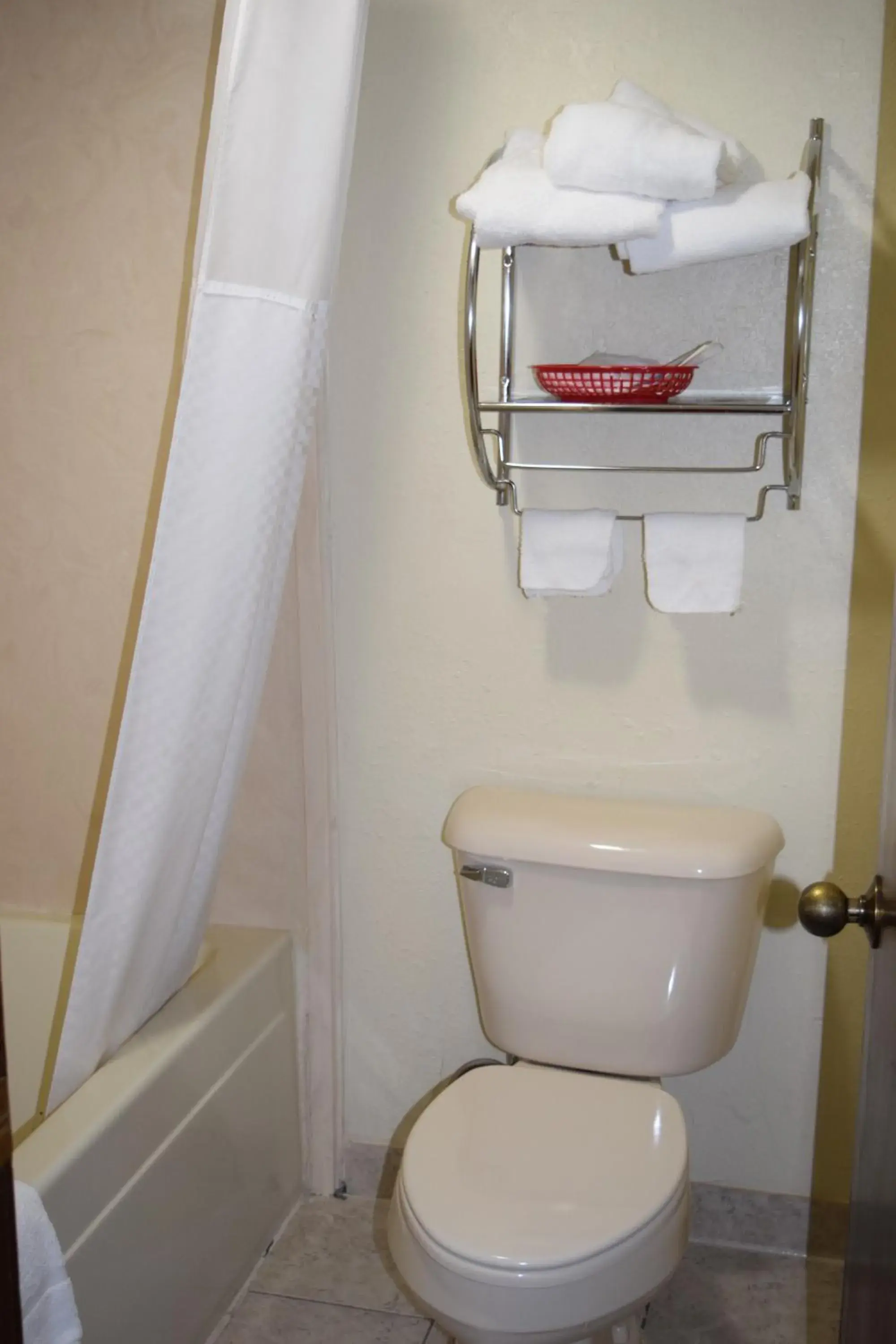 Bathroom in Travelodge Inn & Suites by Wyndham Norman