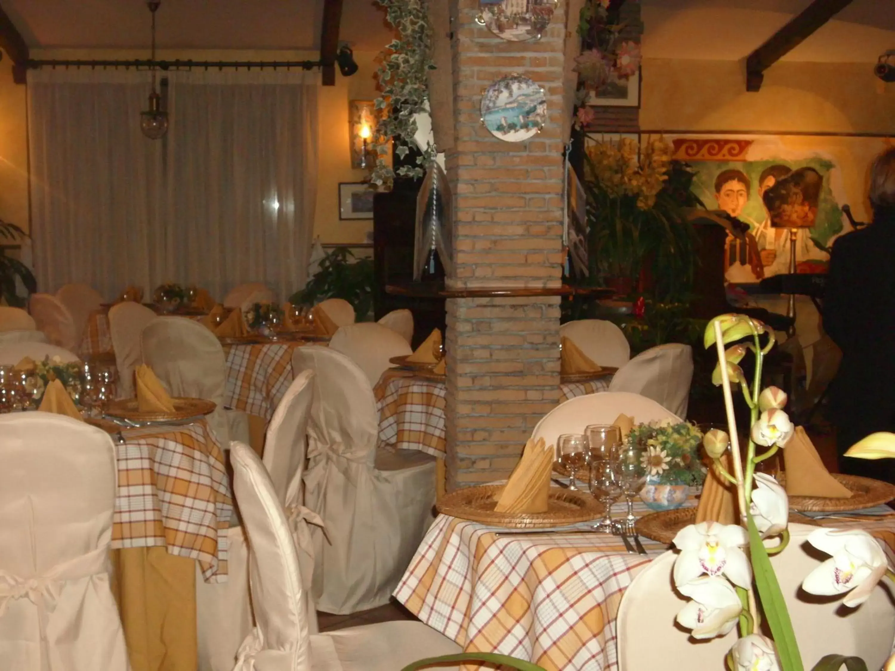 Restaurant/Places to Eat in Hotel Lento