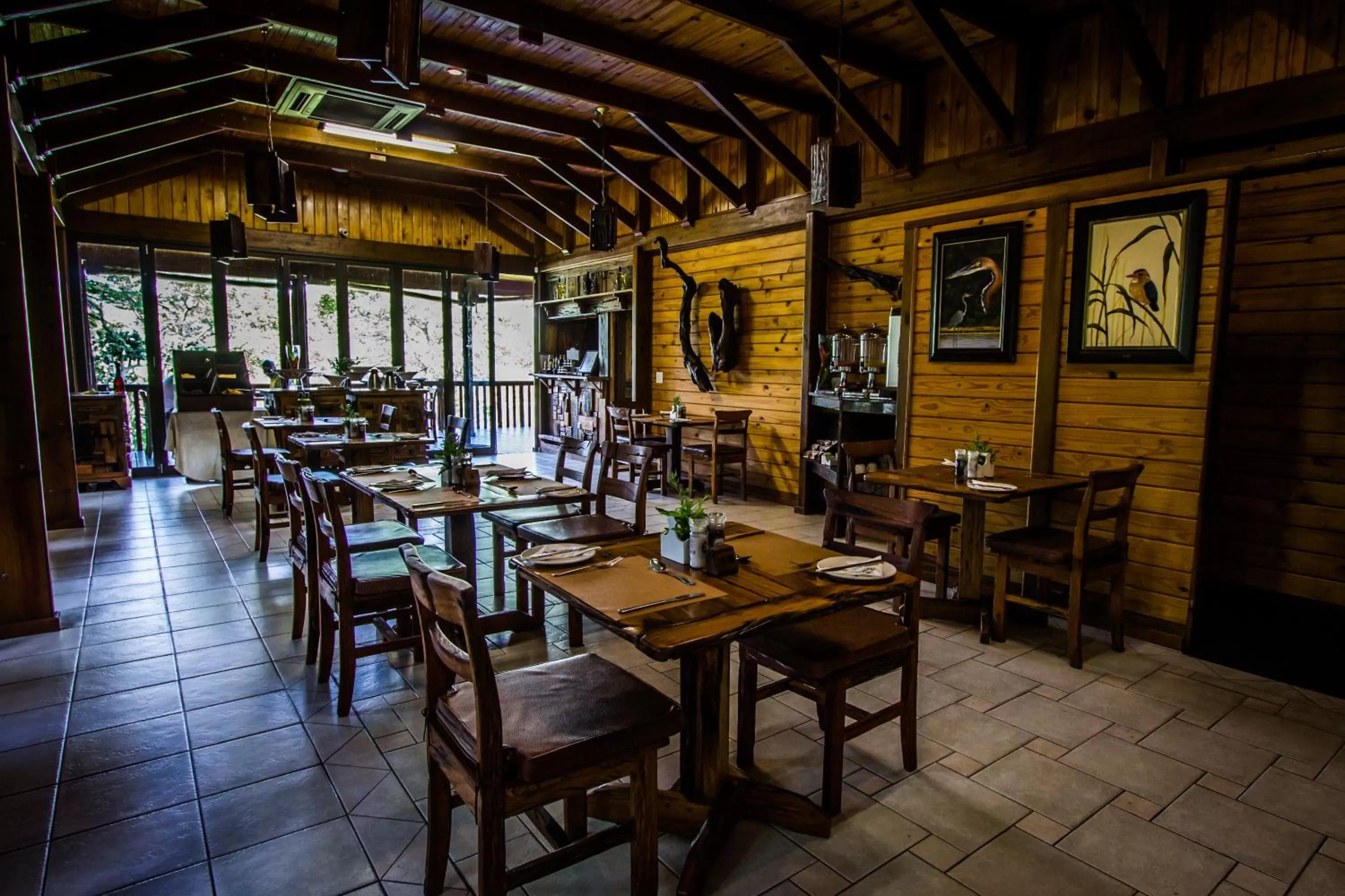 Restaurant/Places to Eat in Imvubu Lodge