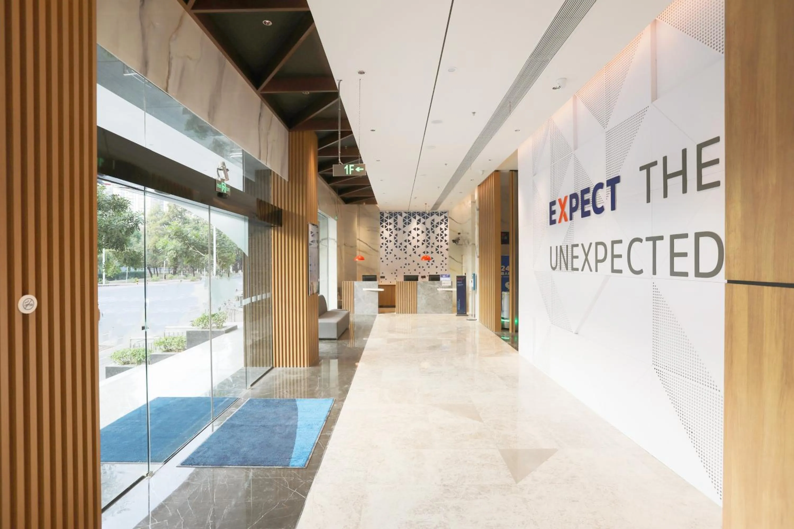 Lobby or reception in Holiday Inn Express Shantou City Center by IHG