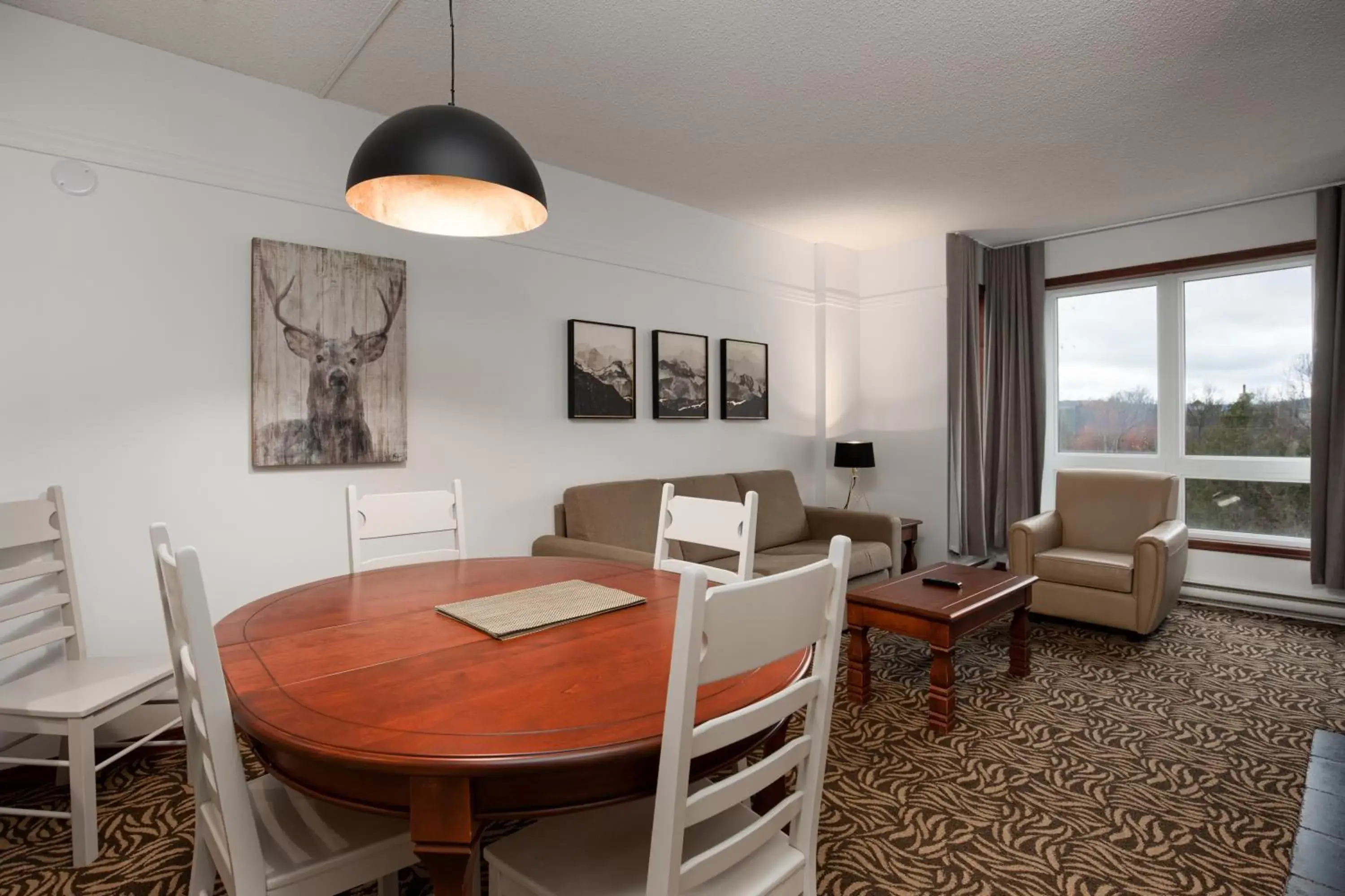 Dining Area in Sommet Des Neiges