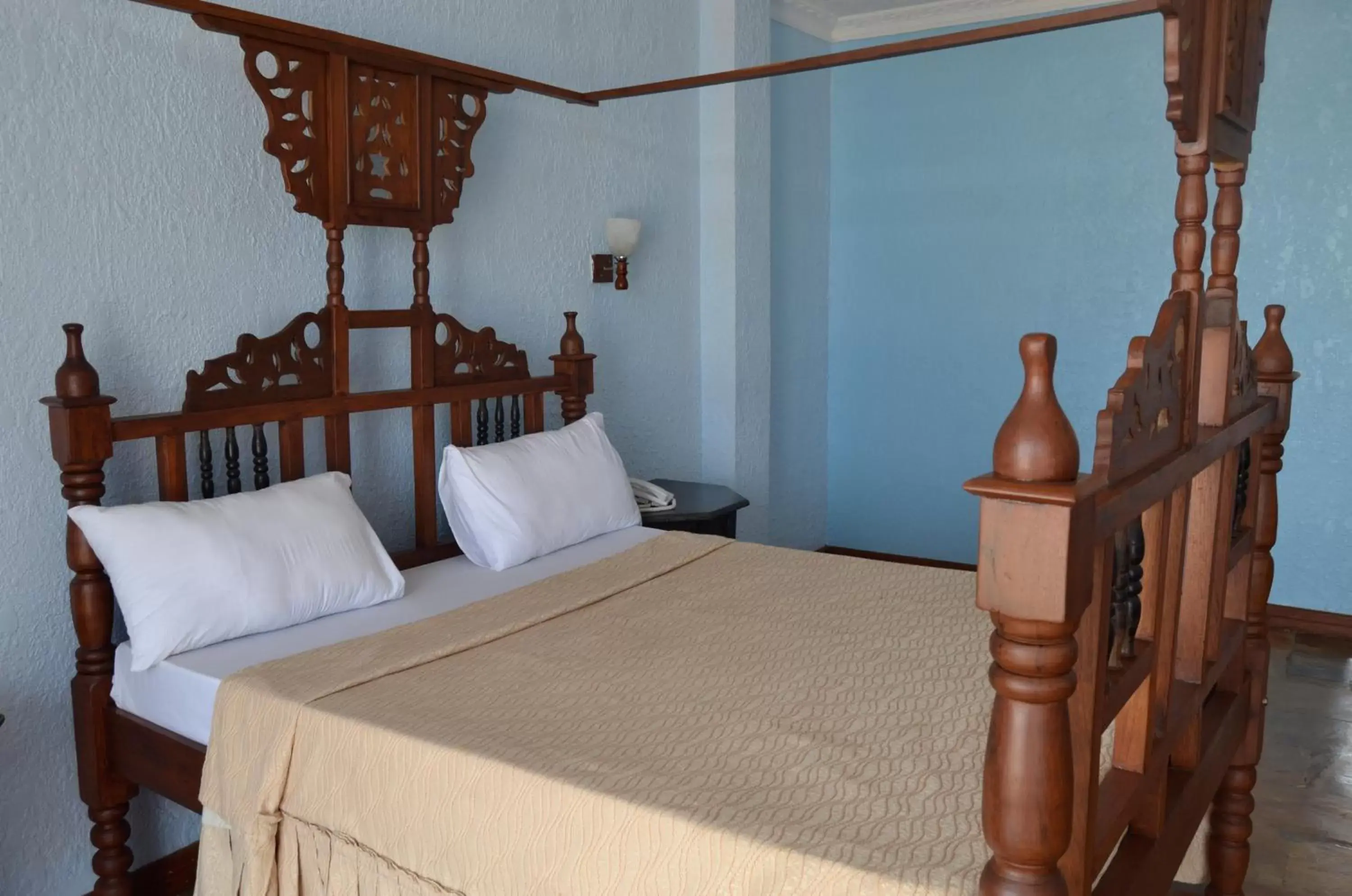 Restaurant/places to eat, Bed in Serene Beach Resort Restaurant/places to eat, Bed in Serene Beach Resort