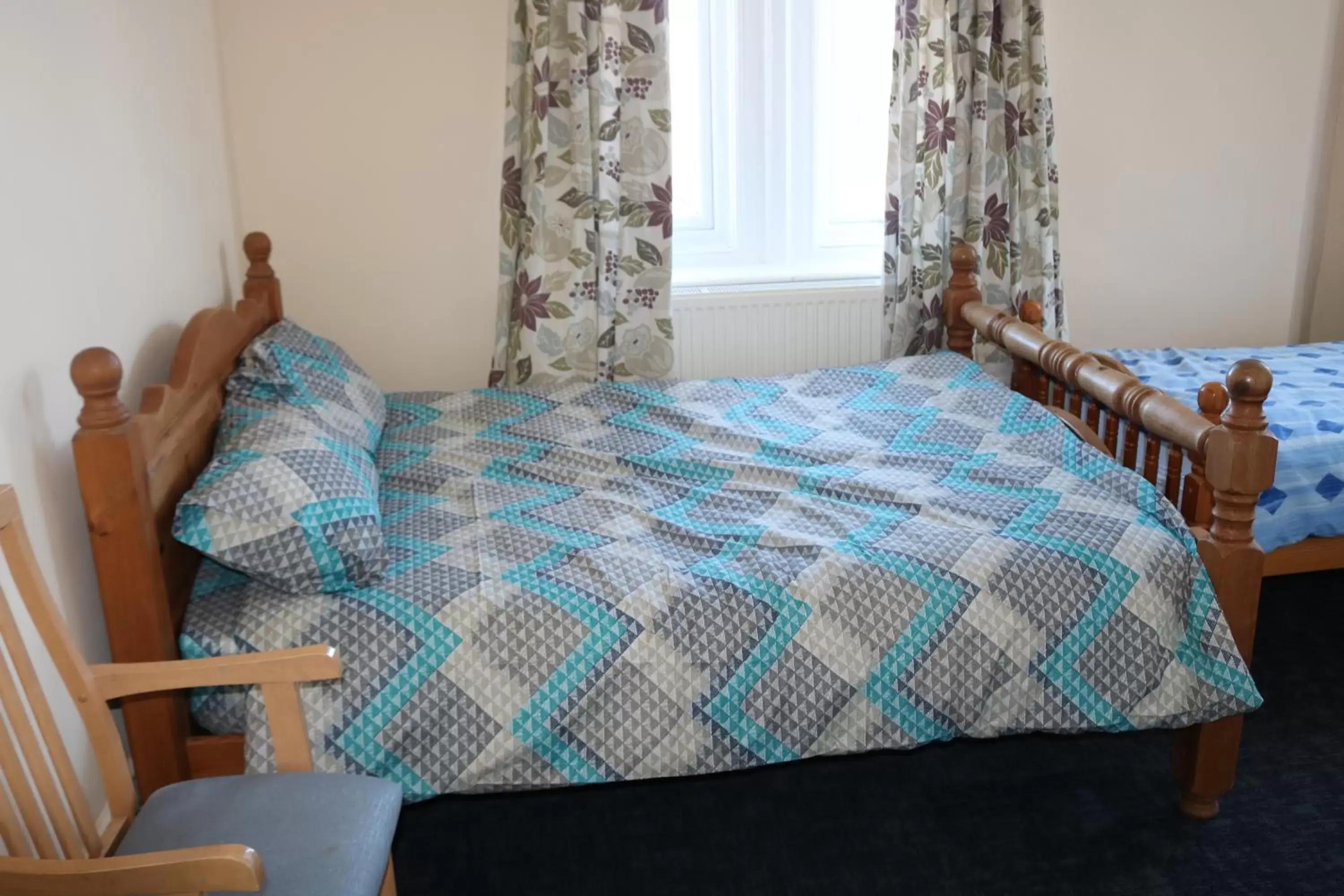 Bedroom, Bed in Lennard House