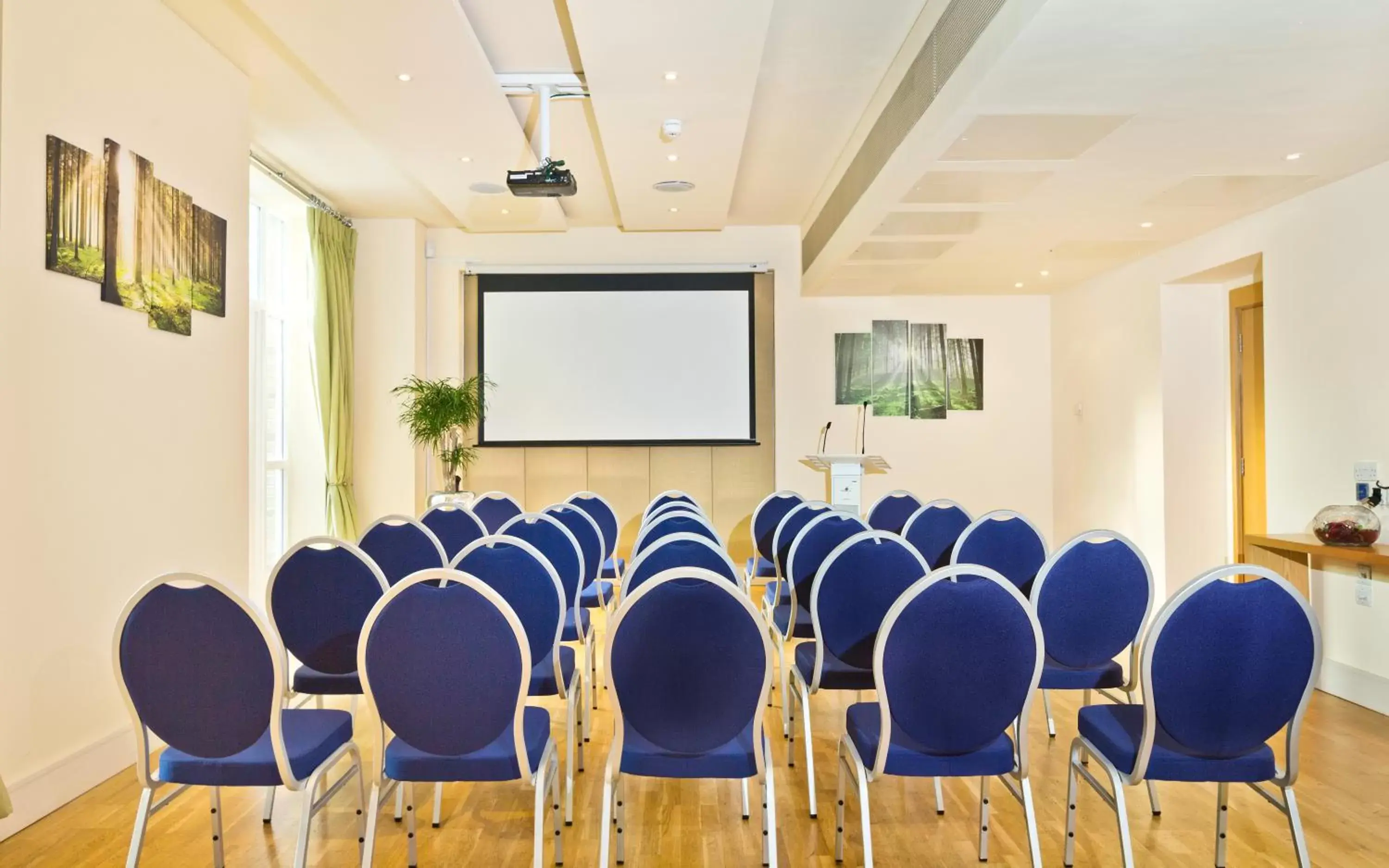 Meeting/conference room in The Park City Grand Plaza Kensington Hotel