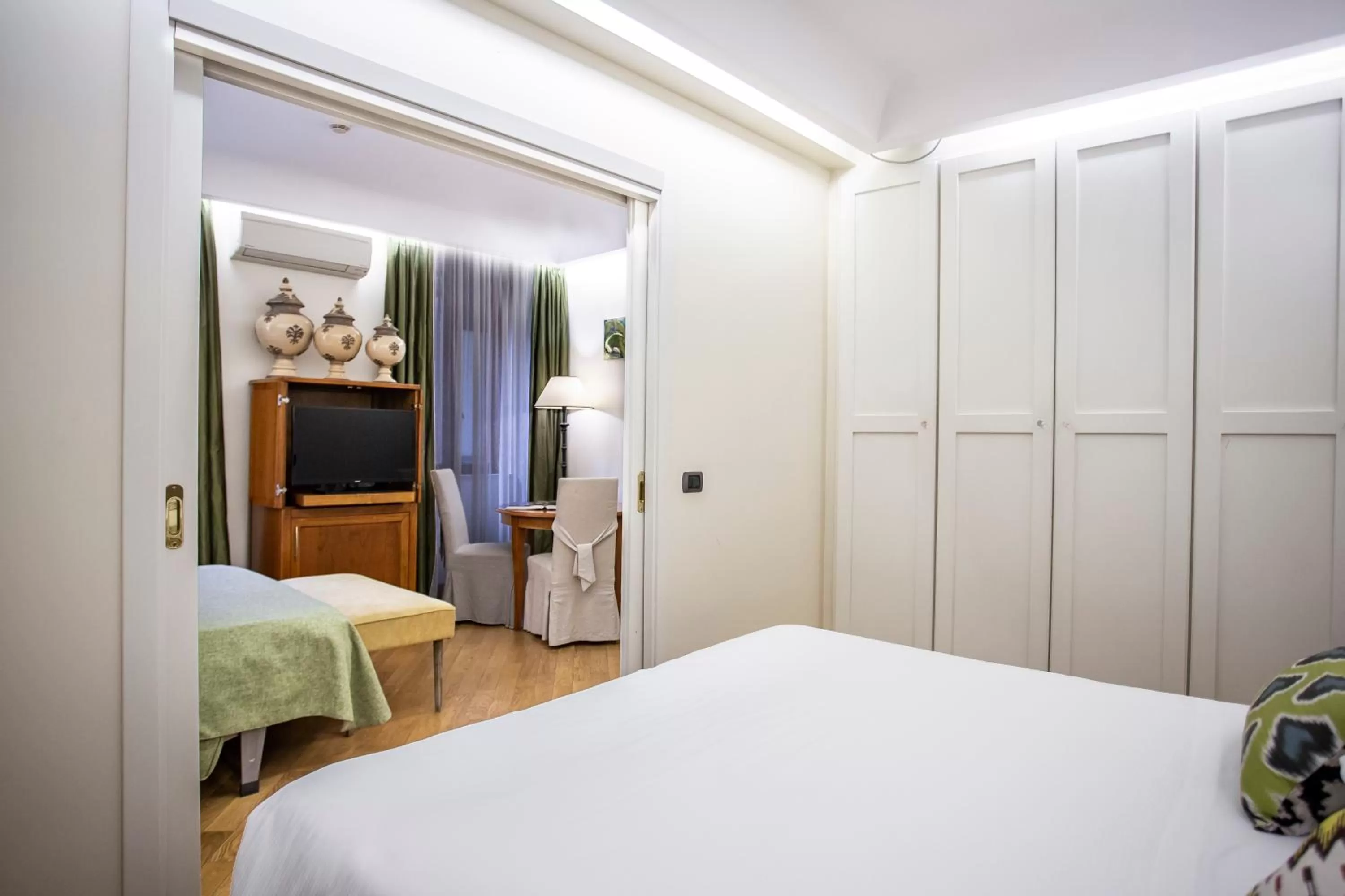 Bed in Hotel Adriano