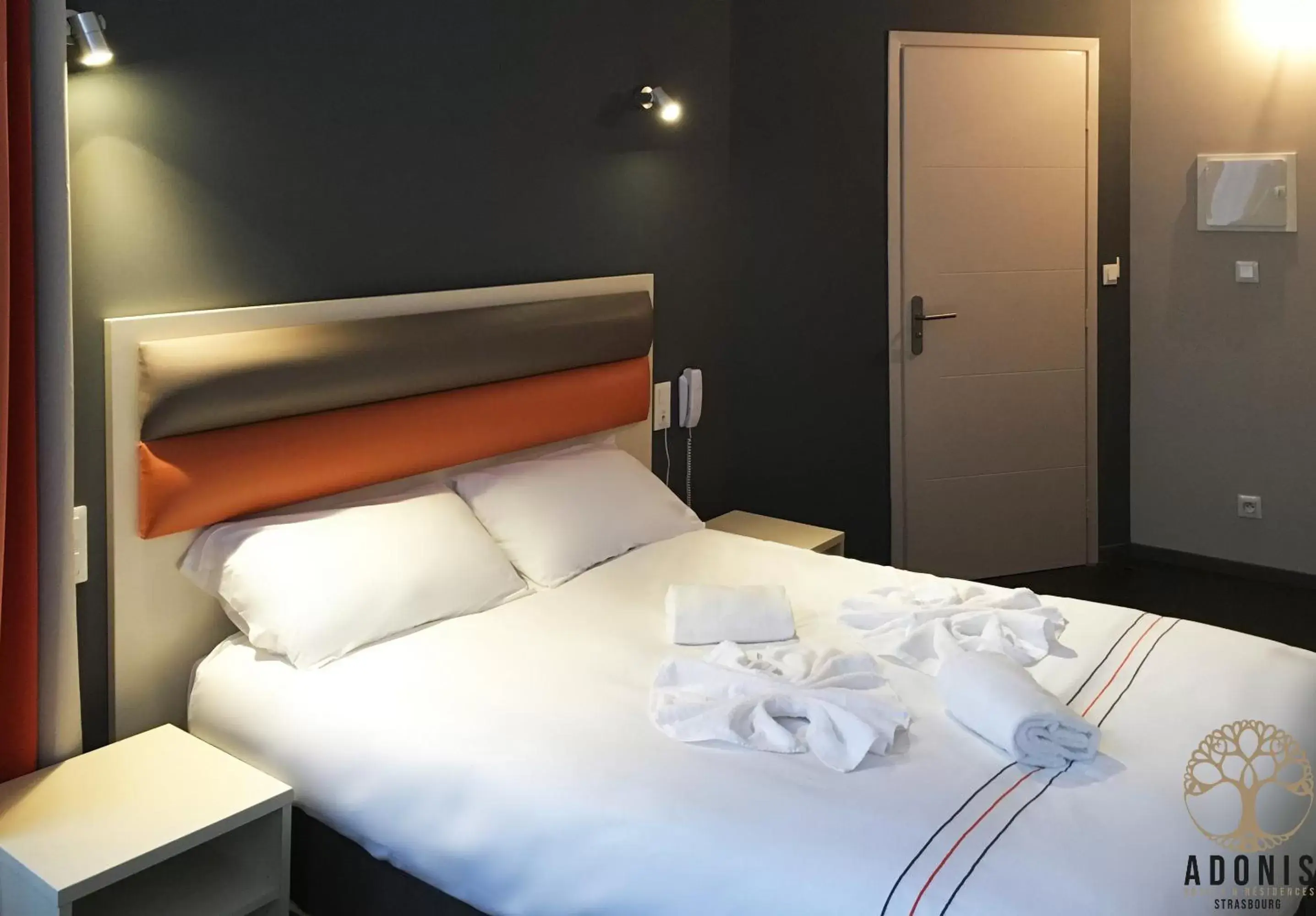 Bed in Adonis Hotel Strasbourg