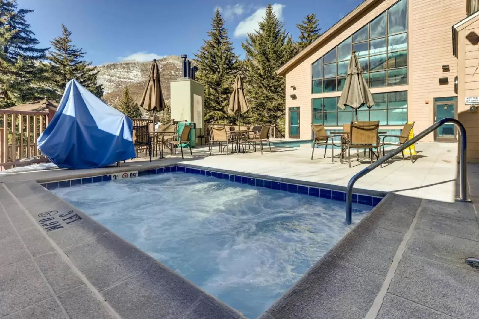 Hot Tub, Swimming Pool in Bluegreen's StreamSide at Vail