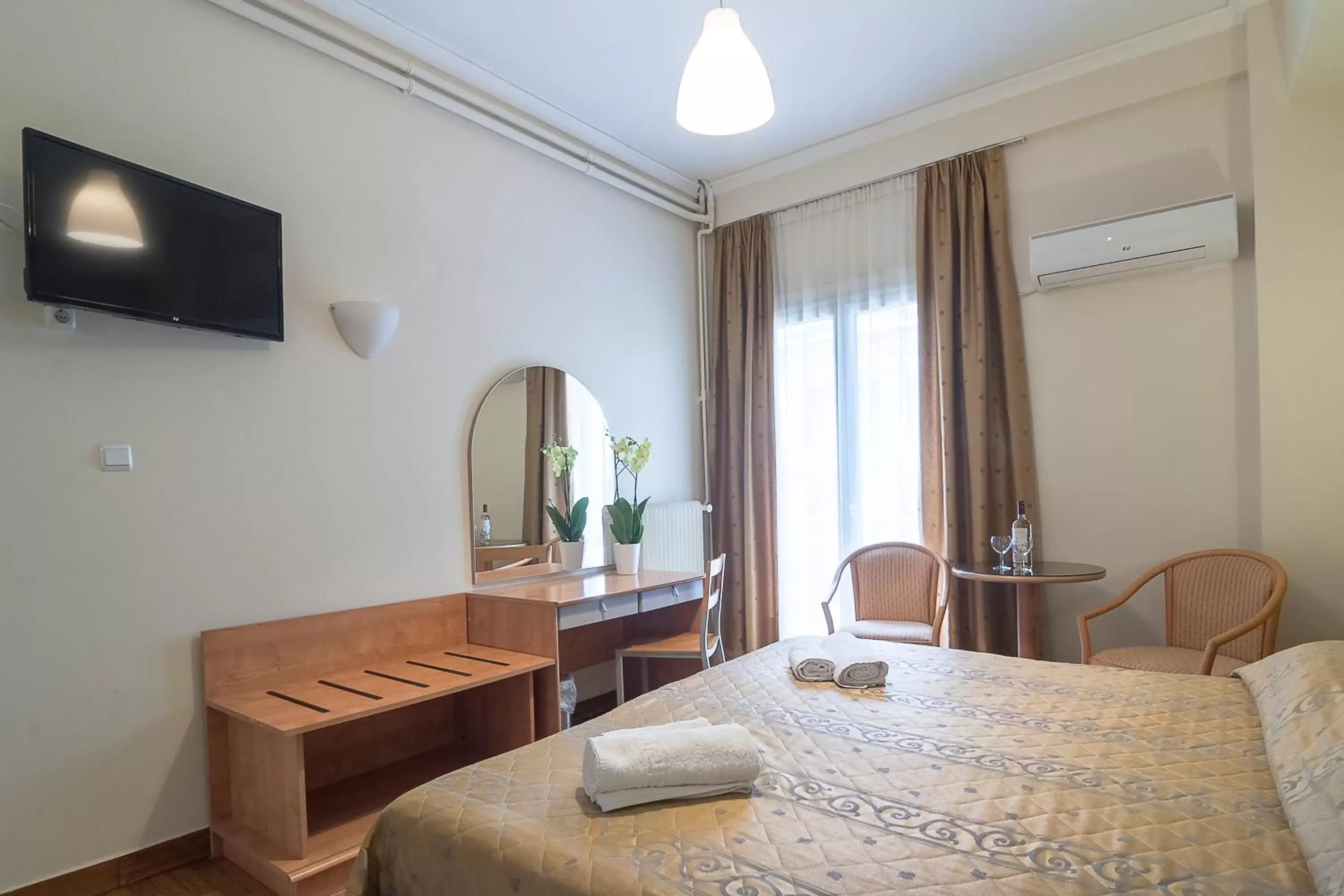 TV and multimedia, Room Photo in Ares Athens Hotel