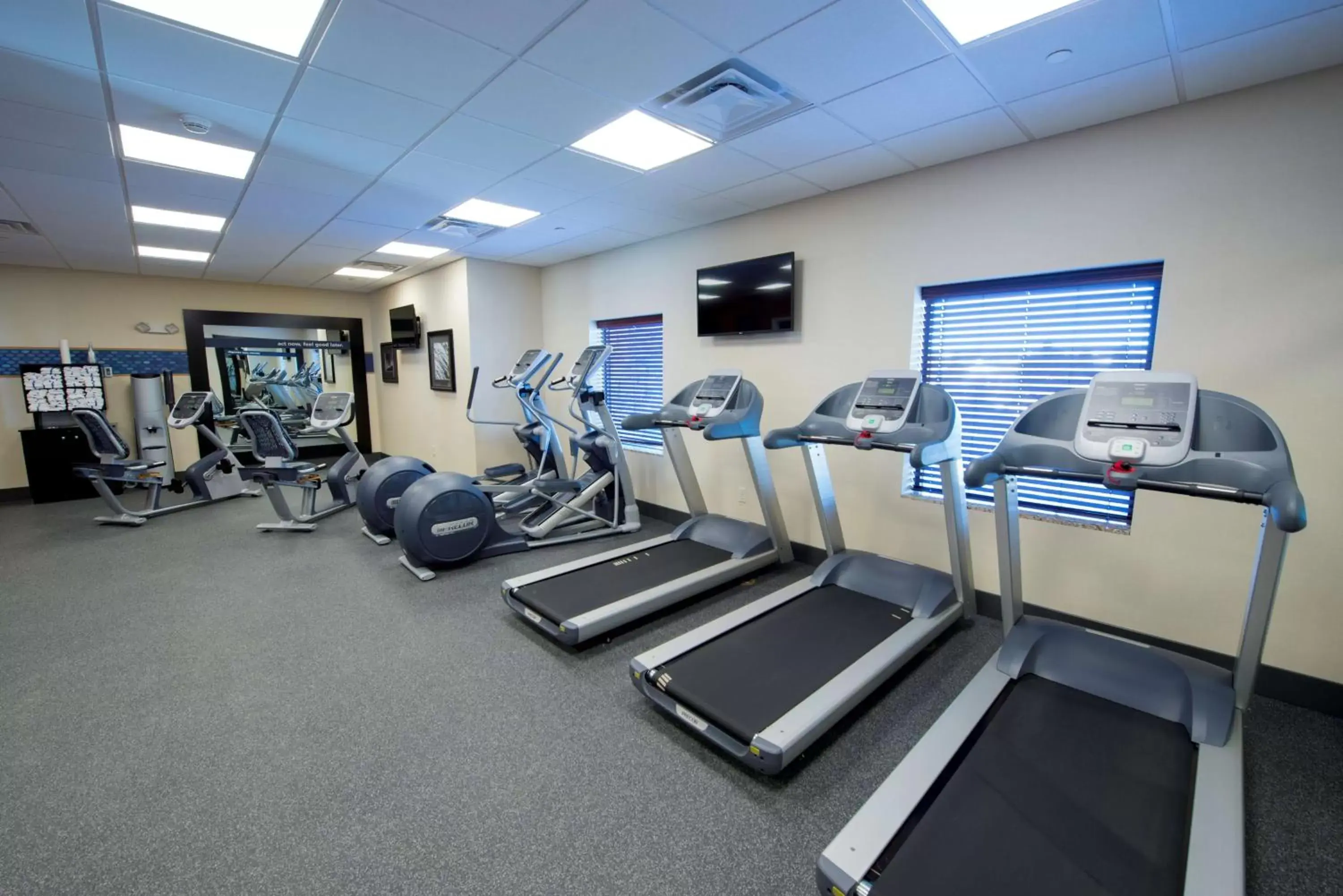 Fitness centre/facilities, Fitness Center/Facilities in Hampton Inn & Suites Bismarck Northwest