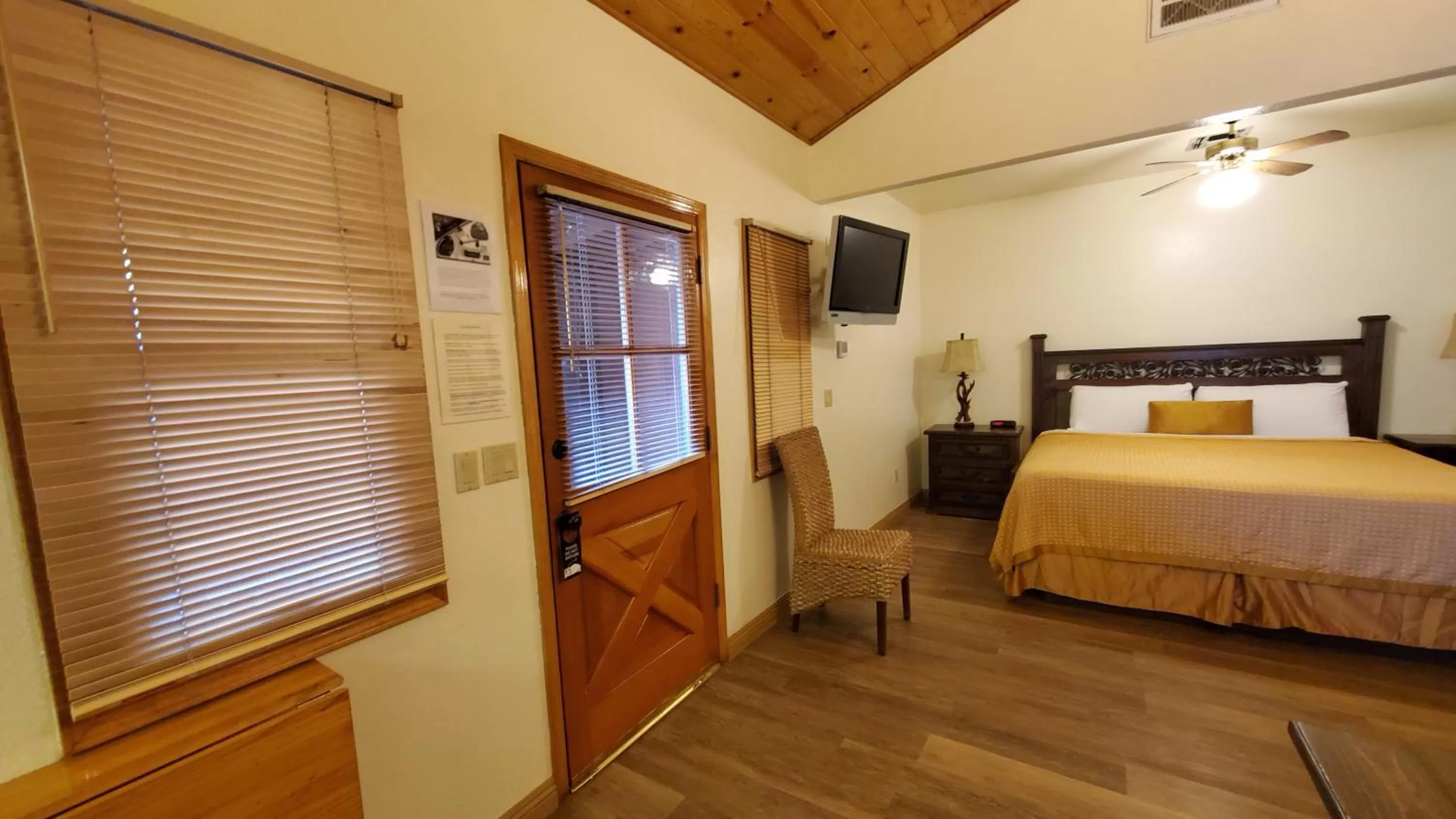 Bed in Kernville Inn