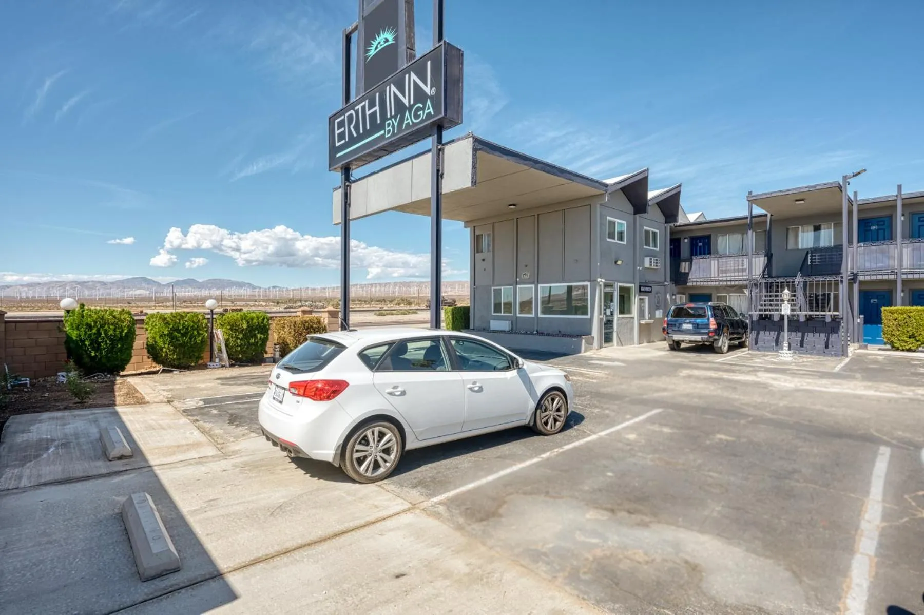 ERTH INN by AGA- Mojave