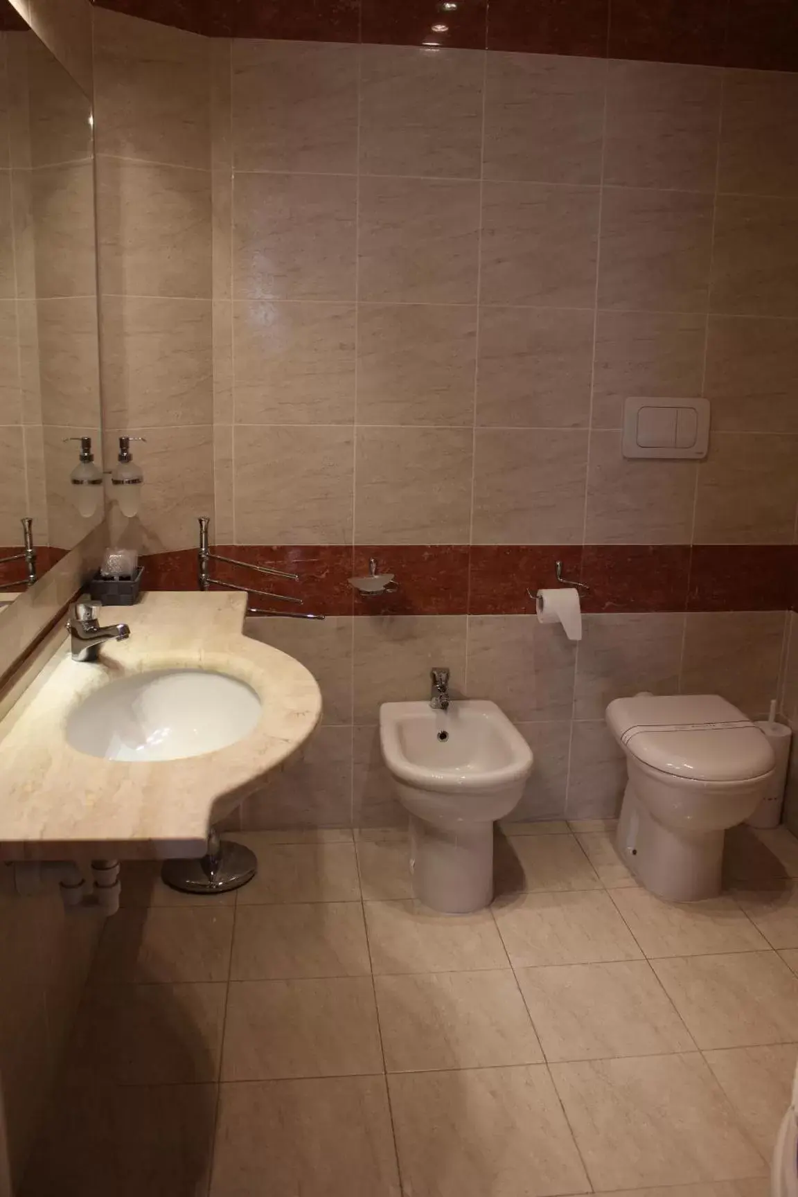 Bathroom in Hotel Semifonte