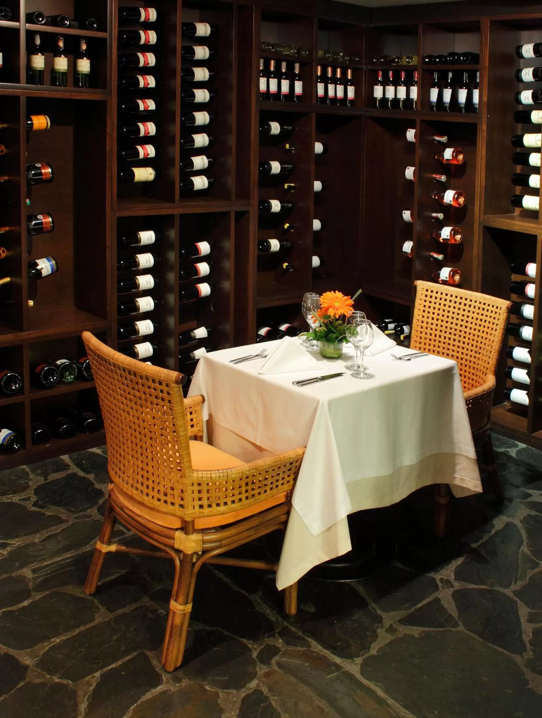 Restaurant/places to eat in Hotel Estelar Altamira