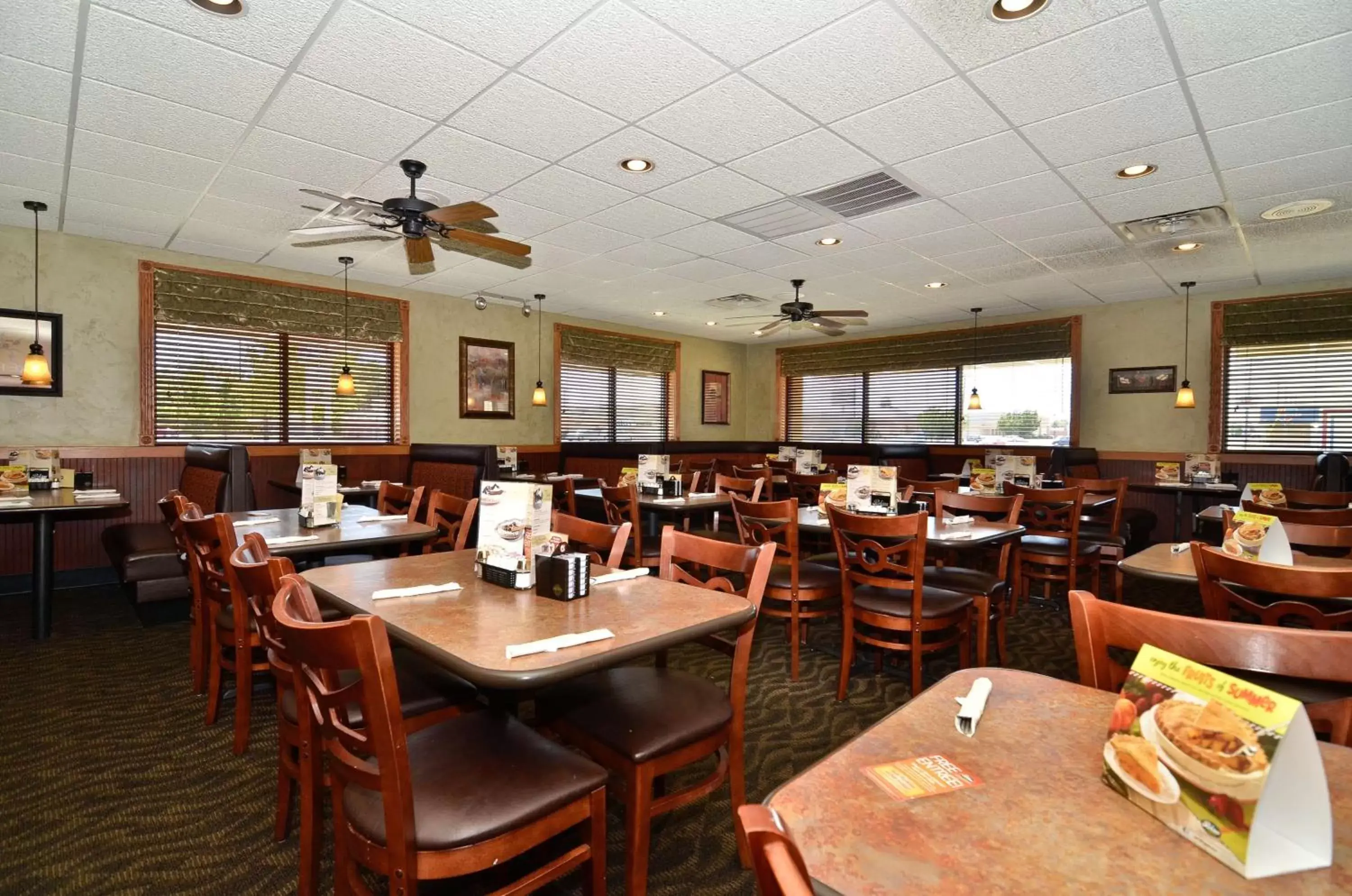 Restaurant/Places to Eat in Best Western Angus Inn