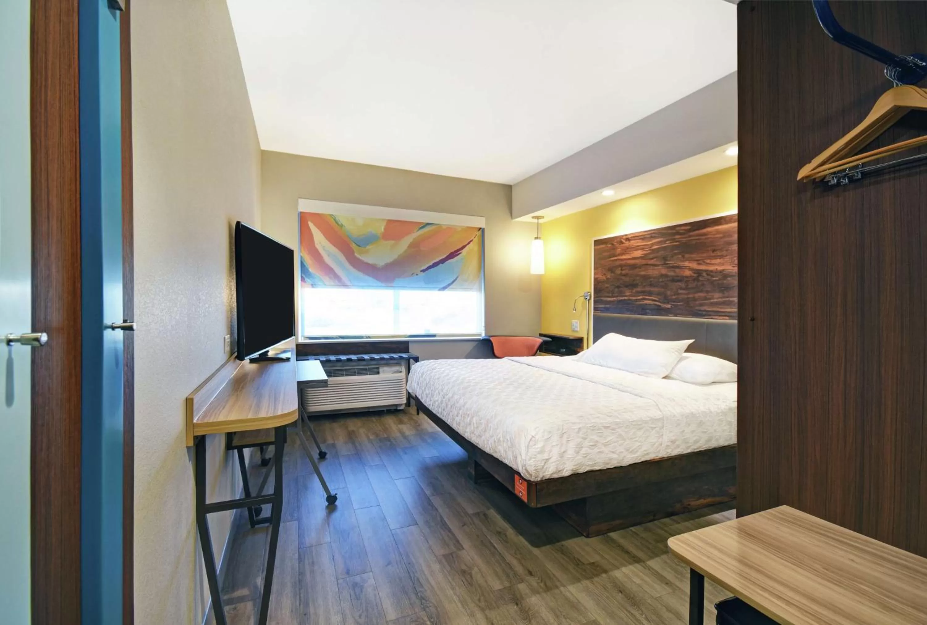Bedroom, Bed in Tru By Hilton Portland Airport Area Me