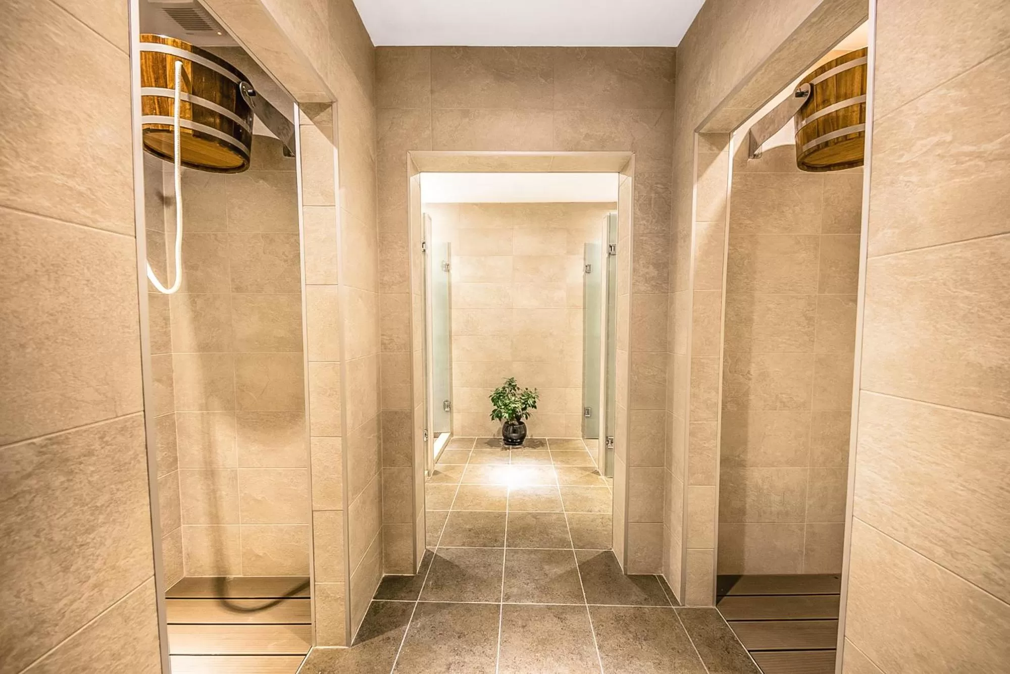 Spa and wellness centre/facilities in Meta Business Hotel By King David