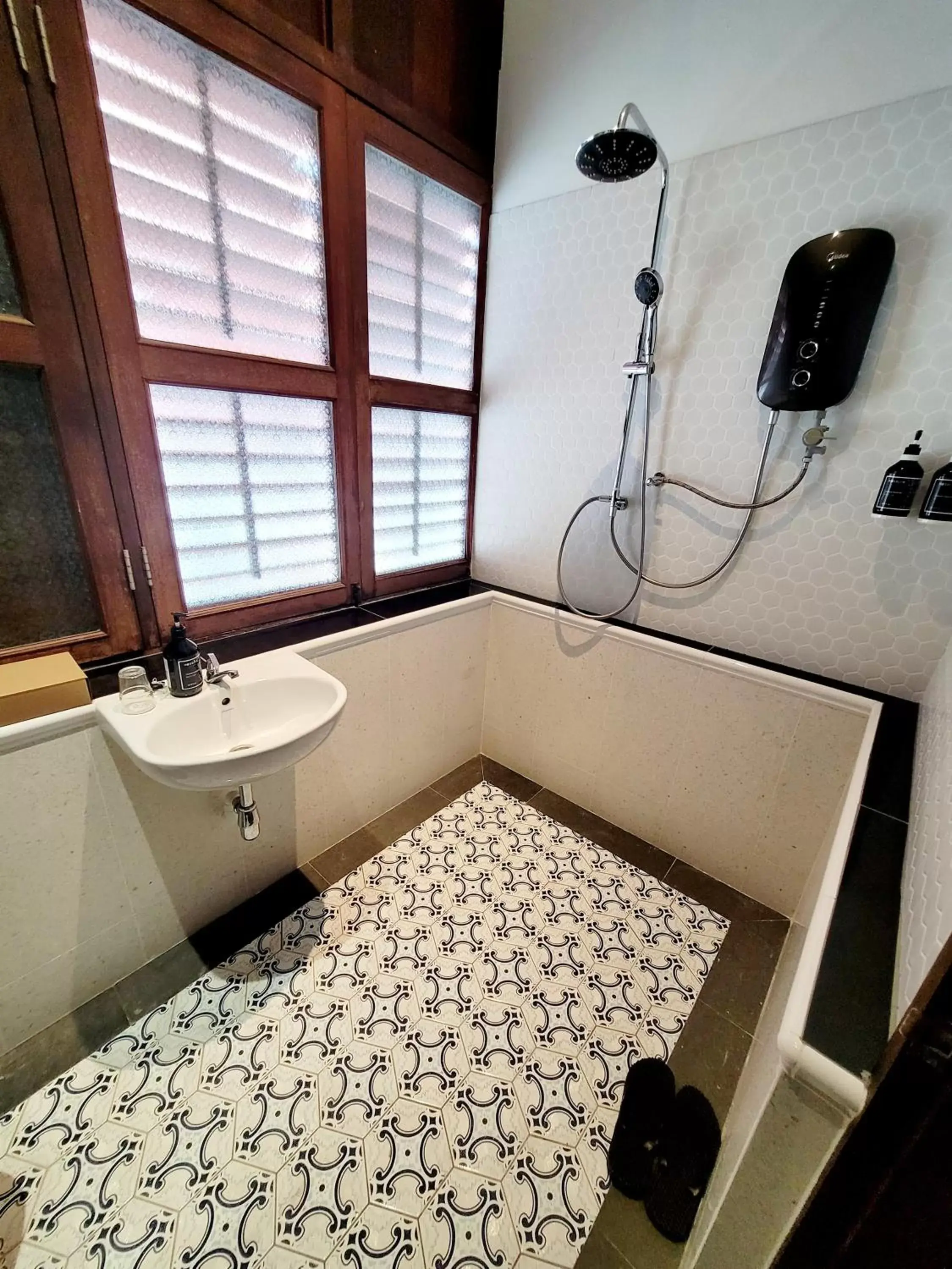 Bathroom in East Indies Mansion