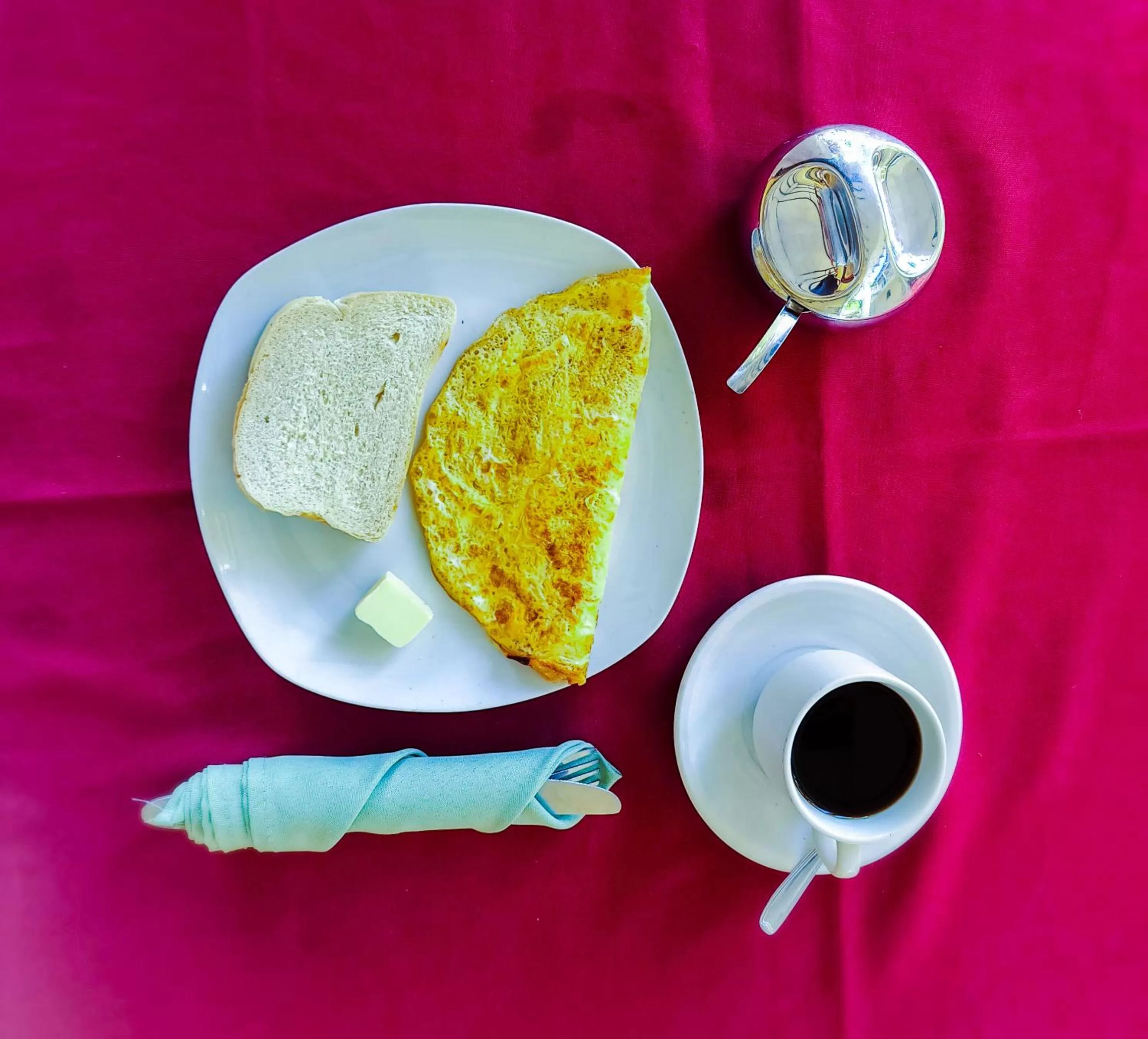 Breakfast in Habitation Des Lauriers