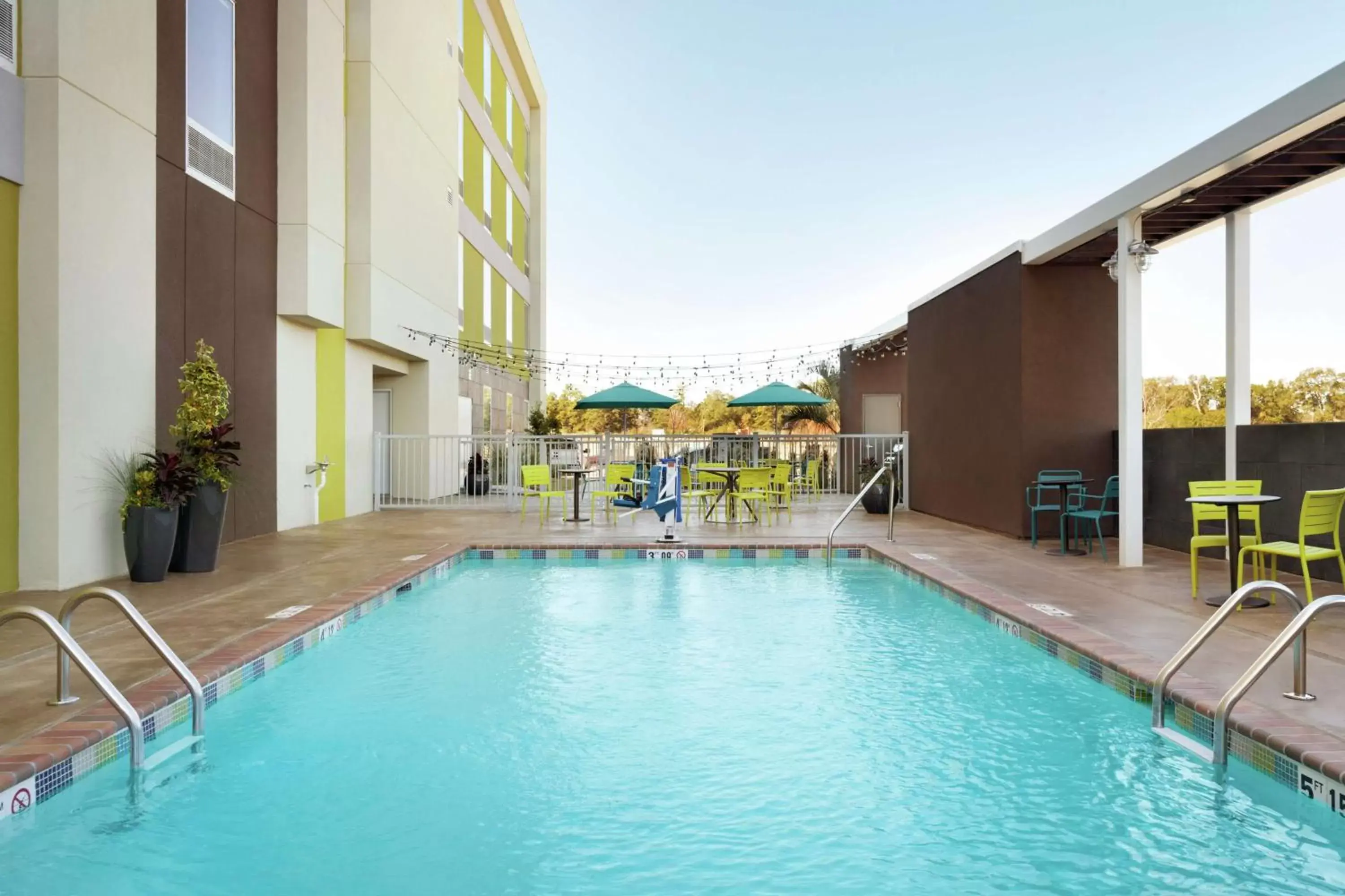 Swimming Pool in Home2 Suites by Hilton West Monroe