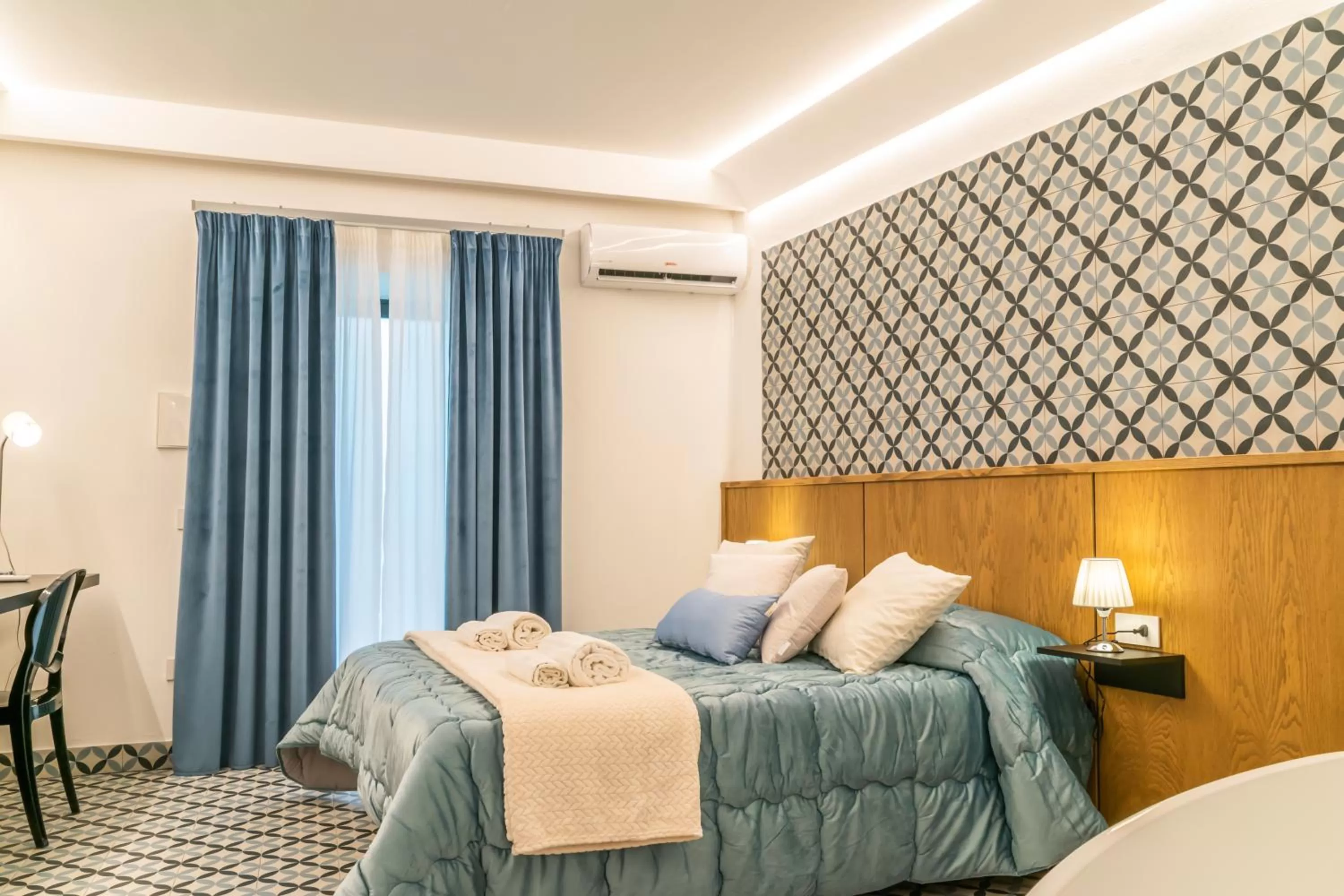 Bed in Community Rooms & Wine