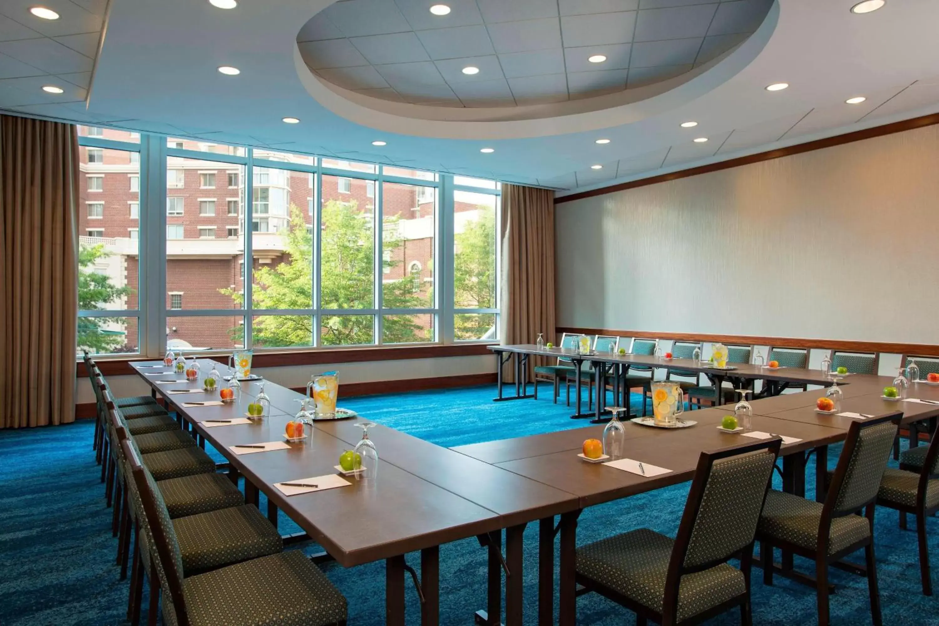 Meeting/conference room in The Westin Alexandria Old Town
