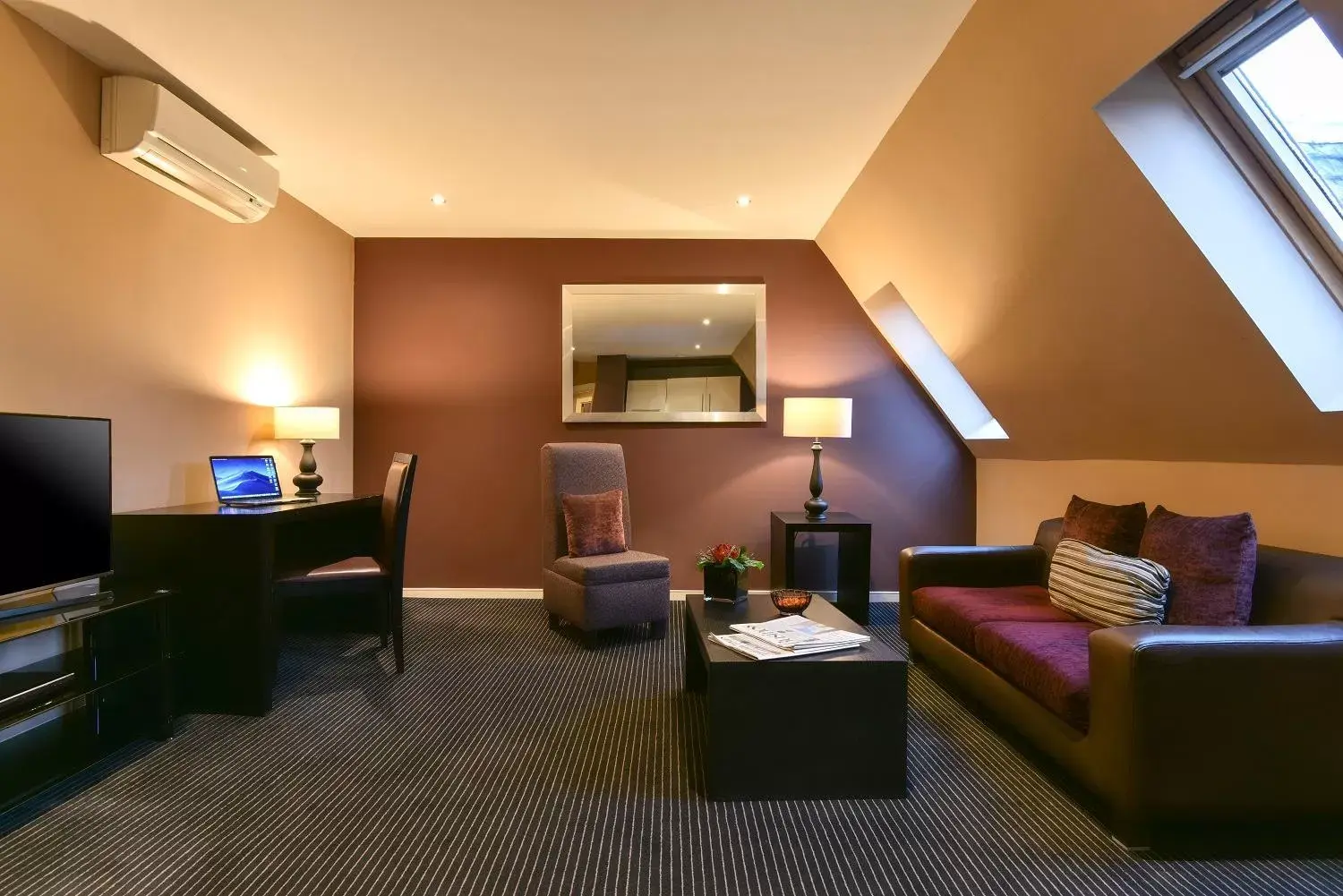 Living room, Seating Area in Fraser Suites Glasgow
