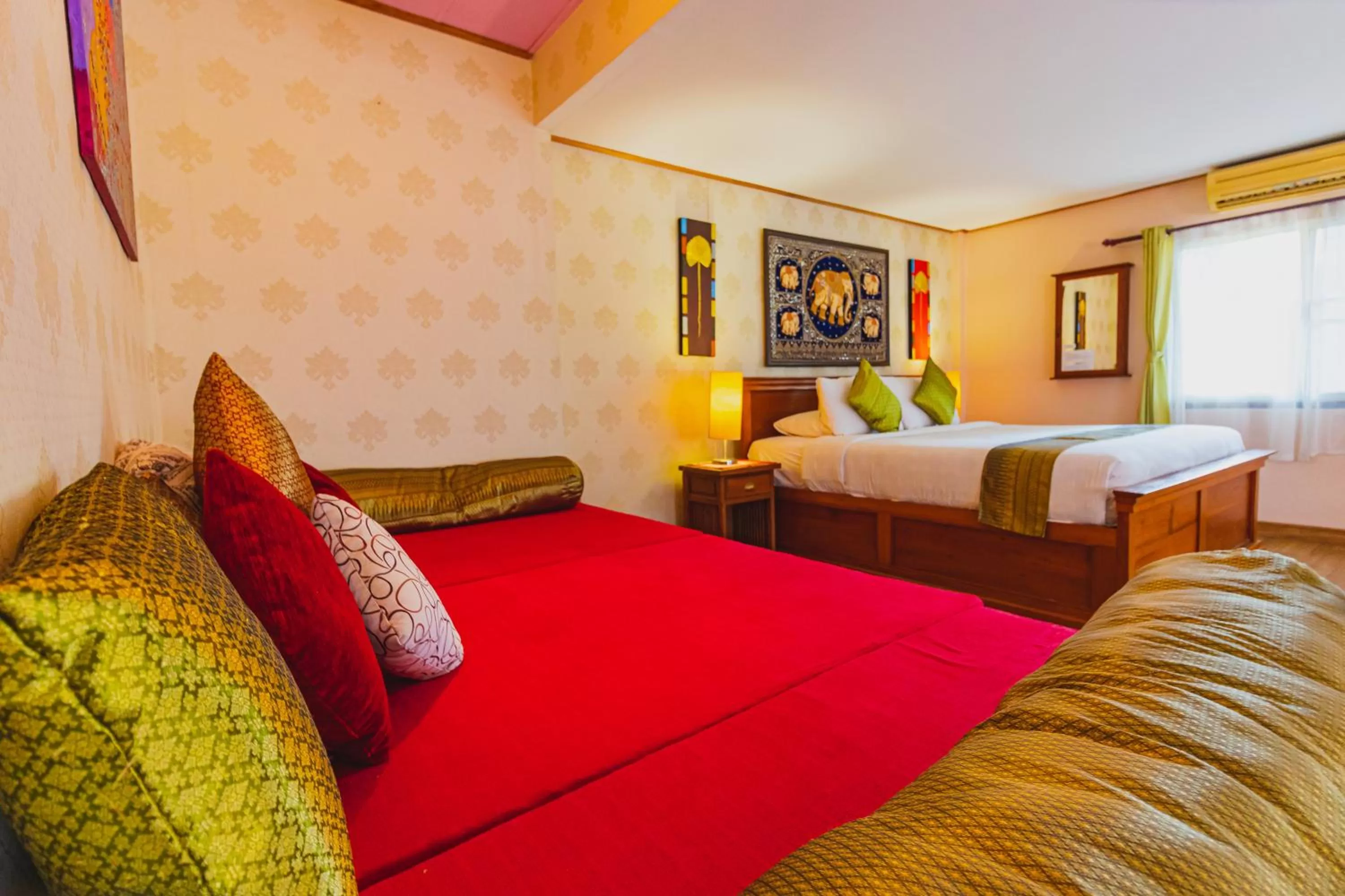 Photo of the whole room, Bed in Joy's House & Tour