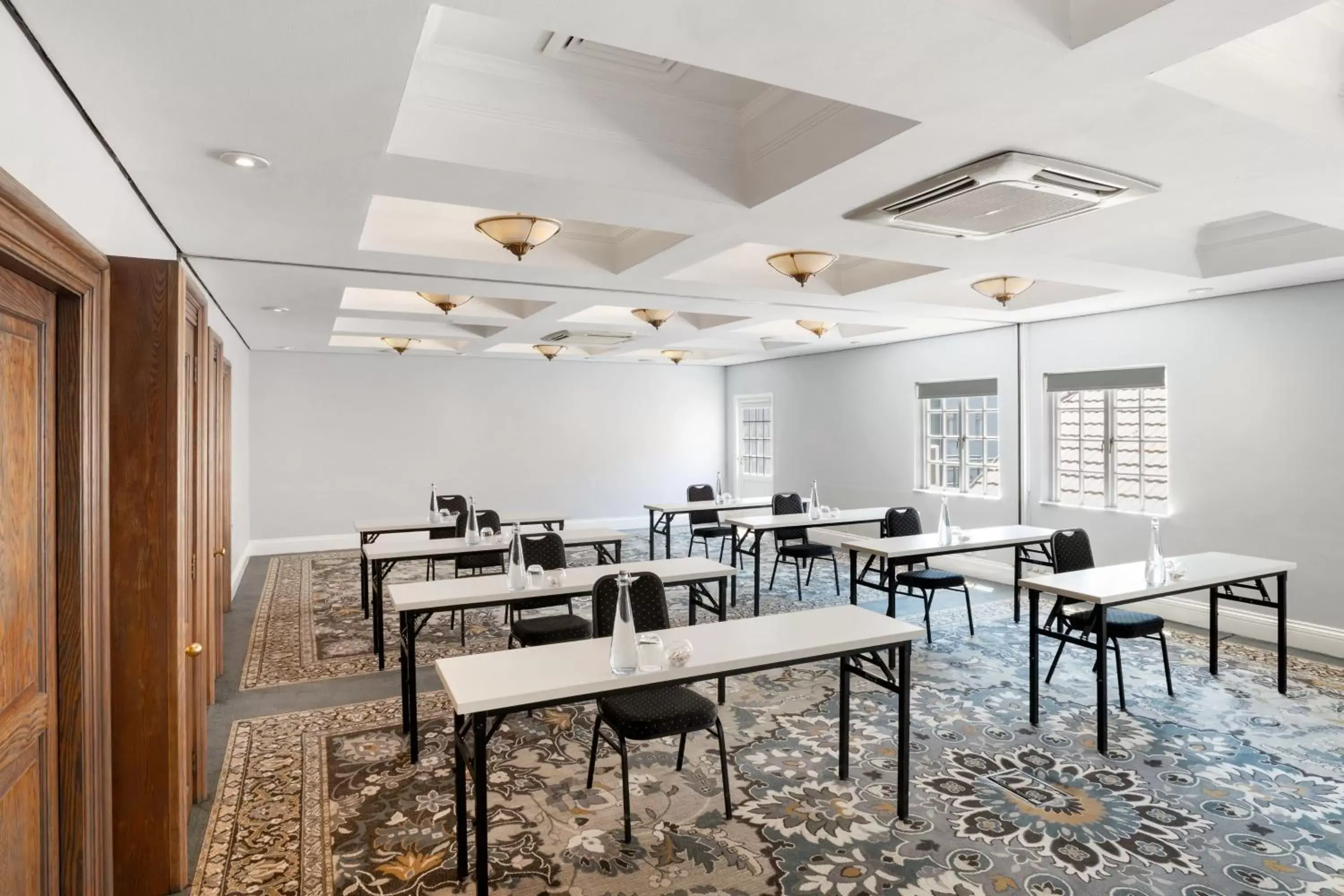 Meeting/conference room in Protea Hotel by Marriott Johannesburg Balalaika Sandton