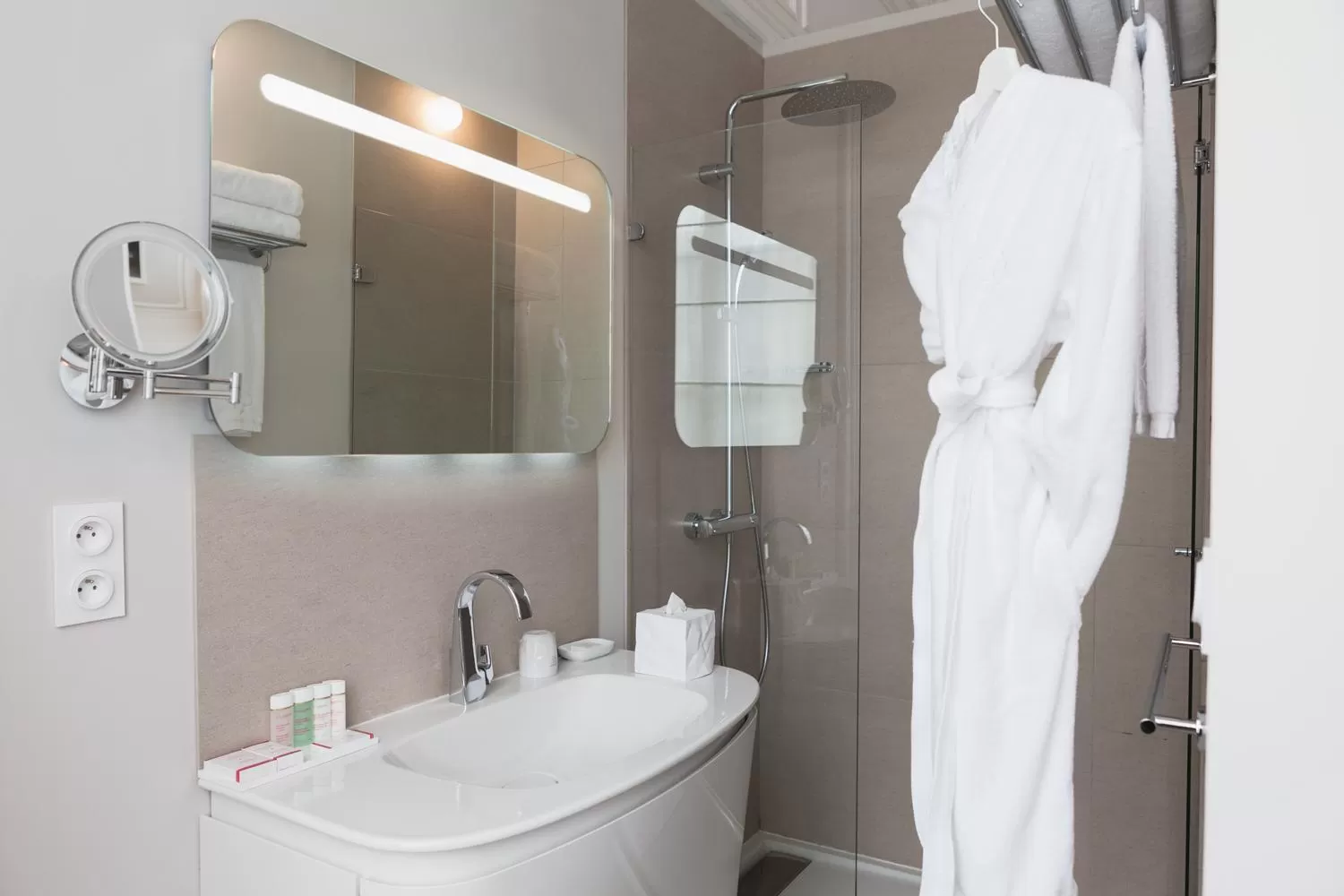 Bathroom in Clarance Hotel Lille