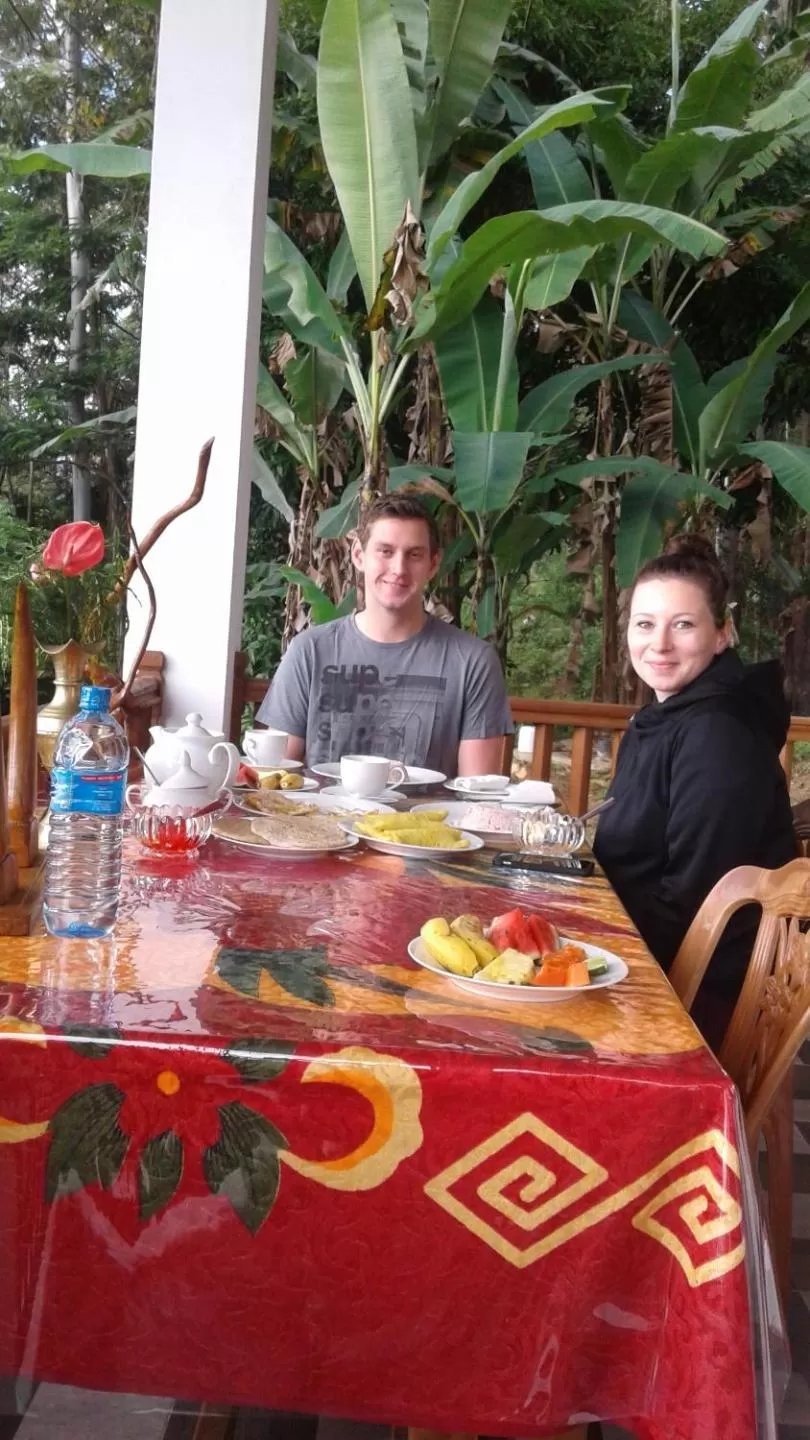 Food and drinks in Sun View Resort Kithalella