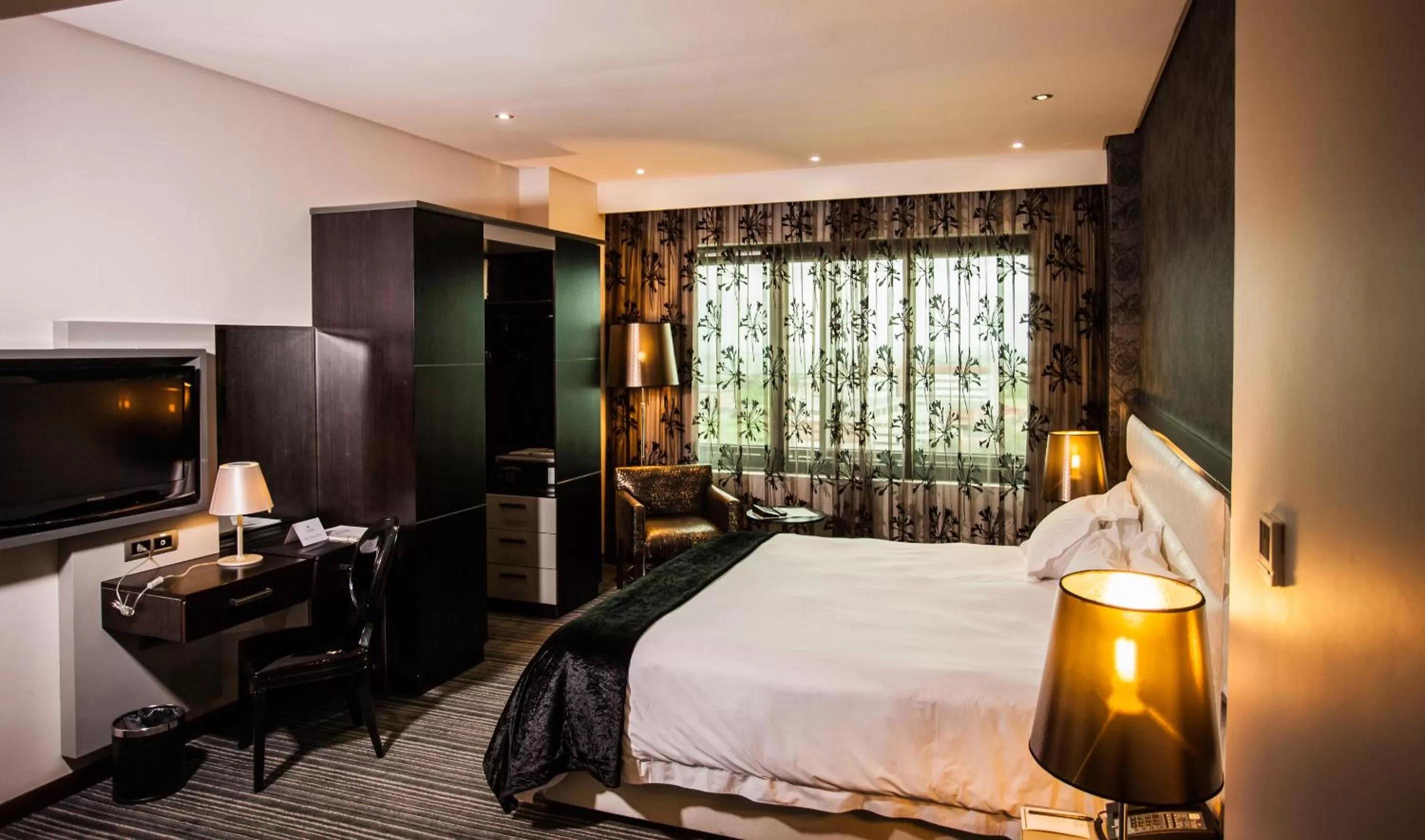 Photo of the whole room, Bed in Coastlands Umhlanga Hotel and Convention Centre