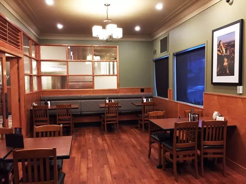 Restaurant/places to eat, Dining Area in Days Inn by Wyndham Terrace