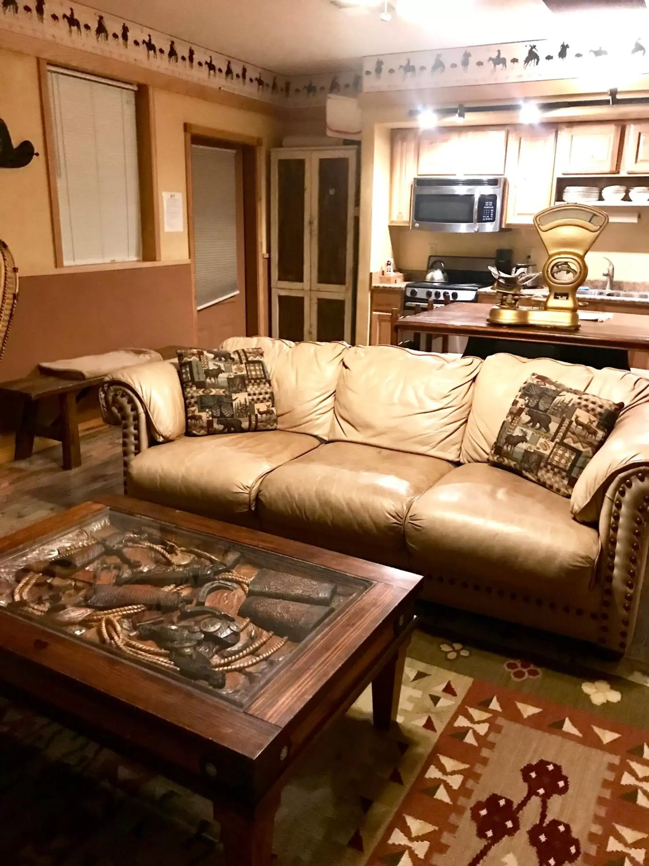 Living room, Seating Area in Cowboy's Lodge