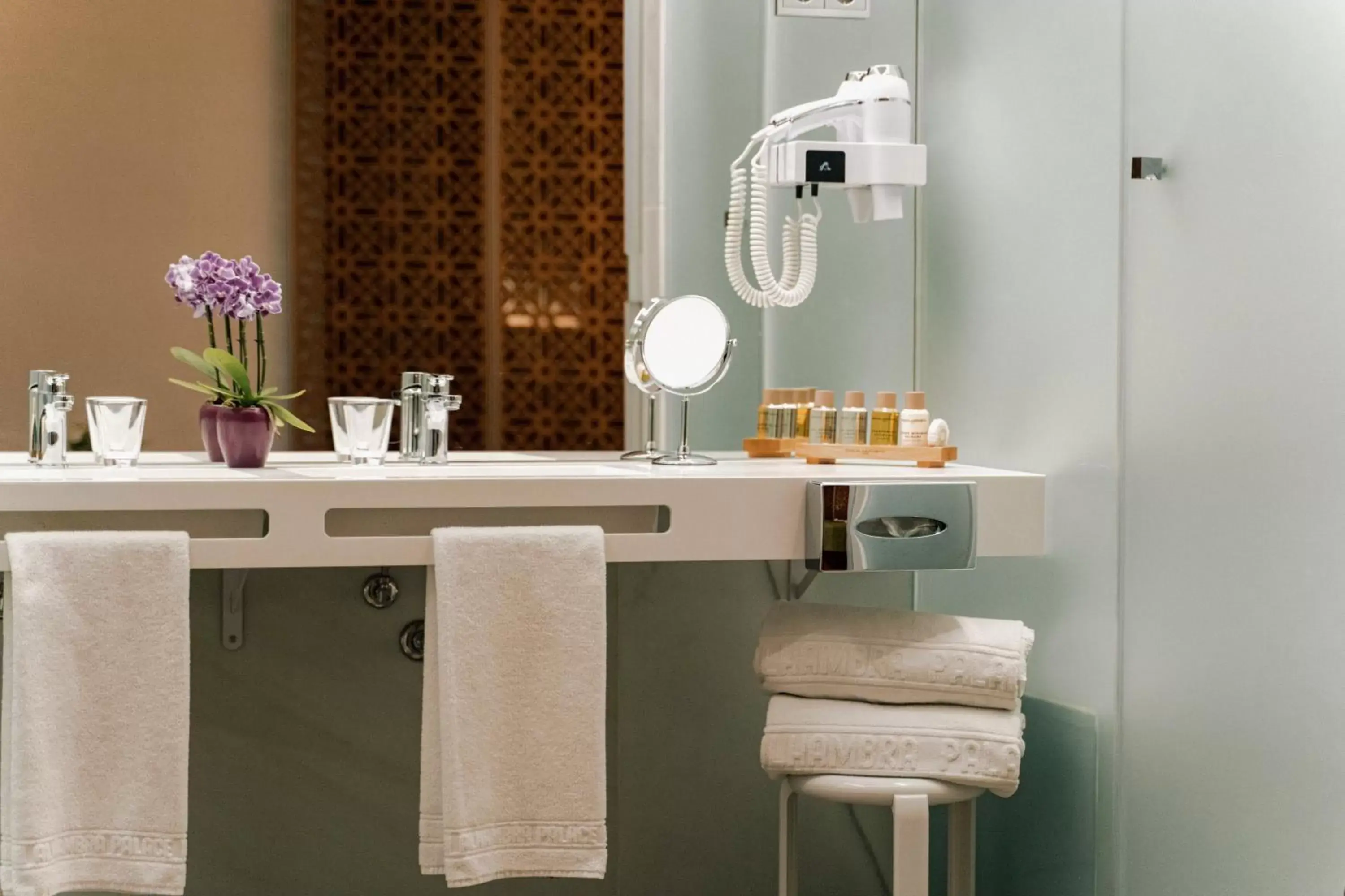 Toilet, Bathroom in Alhambra Palace Hotel