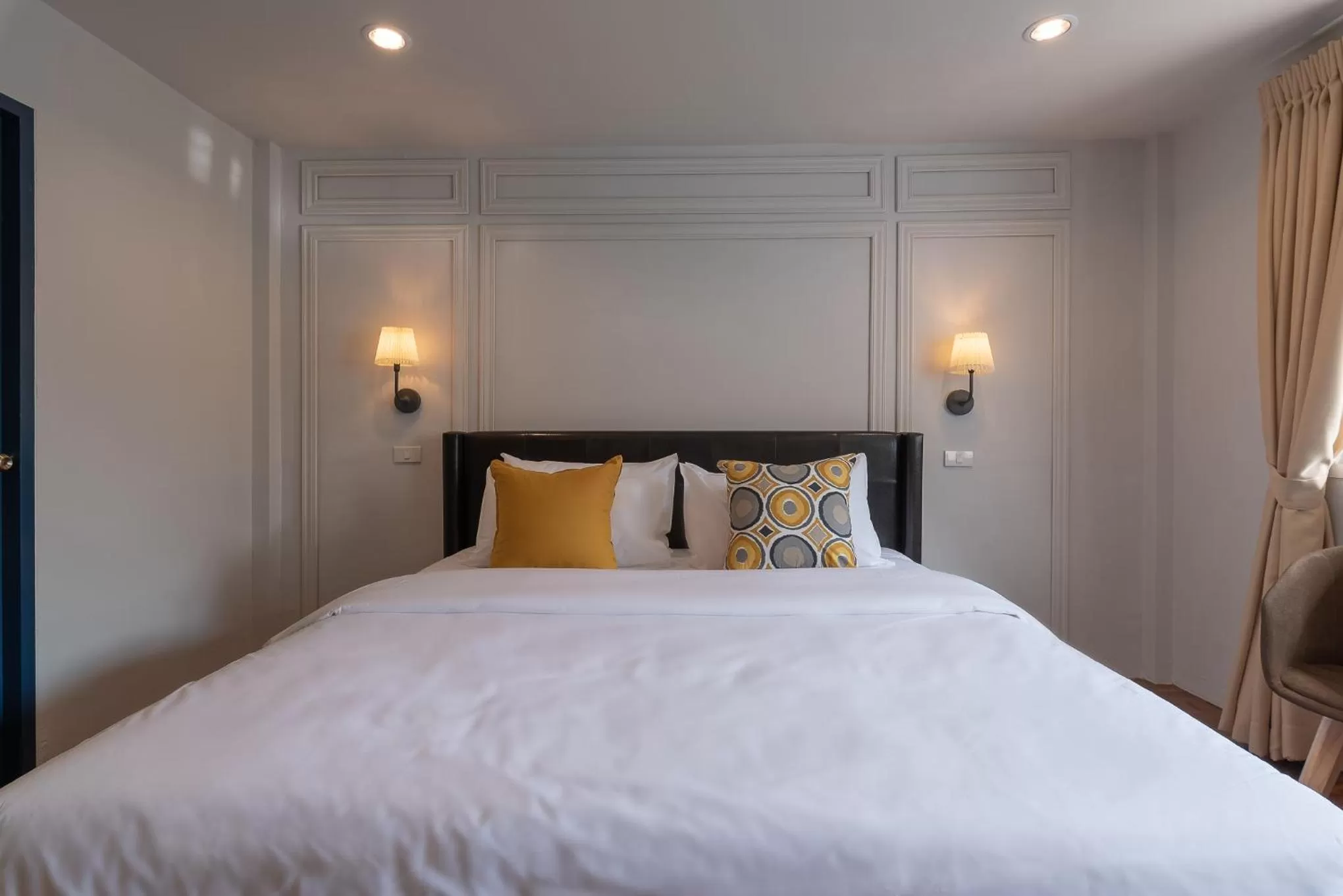 Bed in The Mellow Pillow Hotel @ Chiang Mai Gate