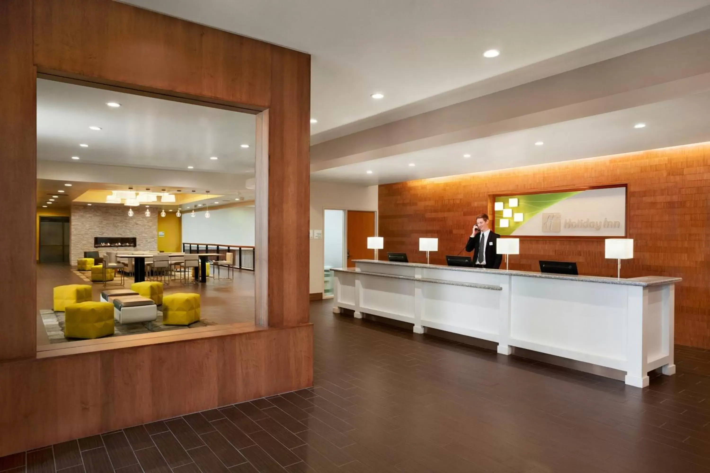 Property building, Lobby/Reception in Holiday Inn Portland-Airport I-205, an IHG Hotel