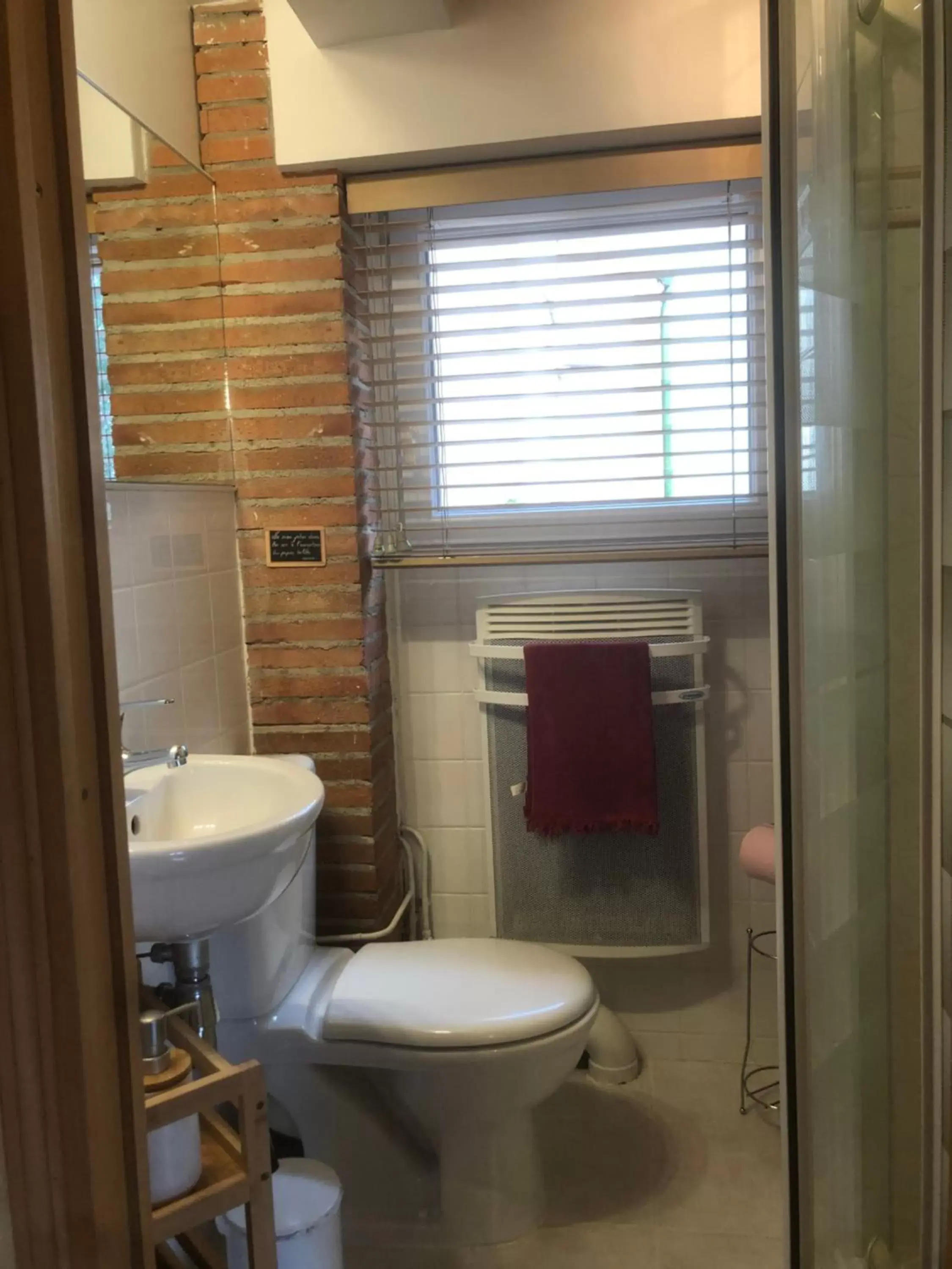 Shower, Bathroom in MAS TRAMONTANE chambres d'hôtes avec parc arboré & piscine