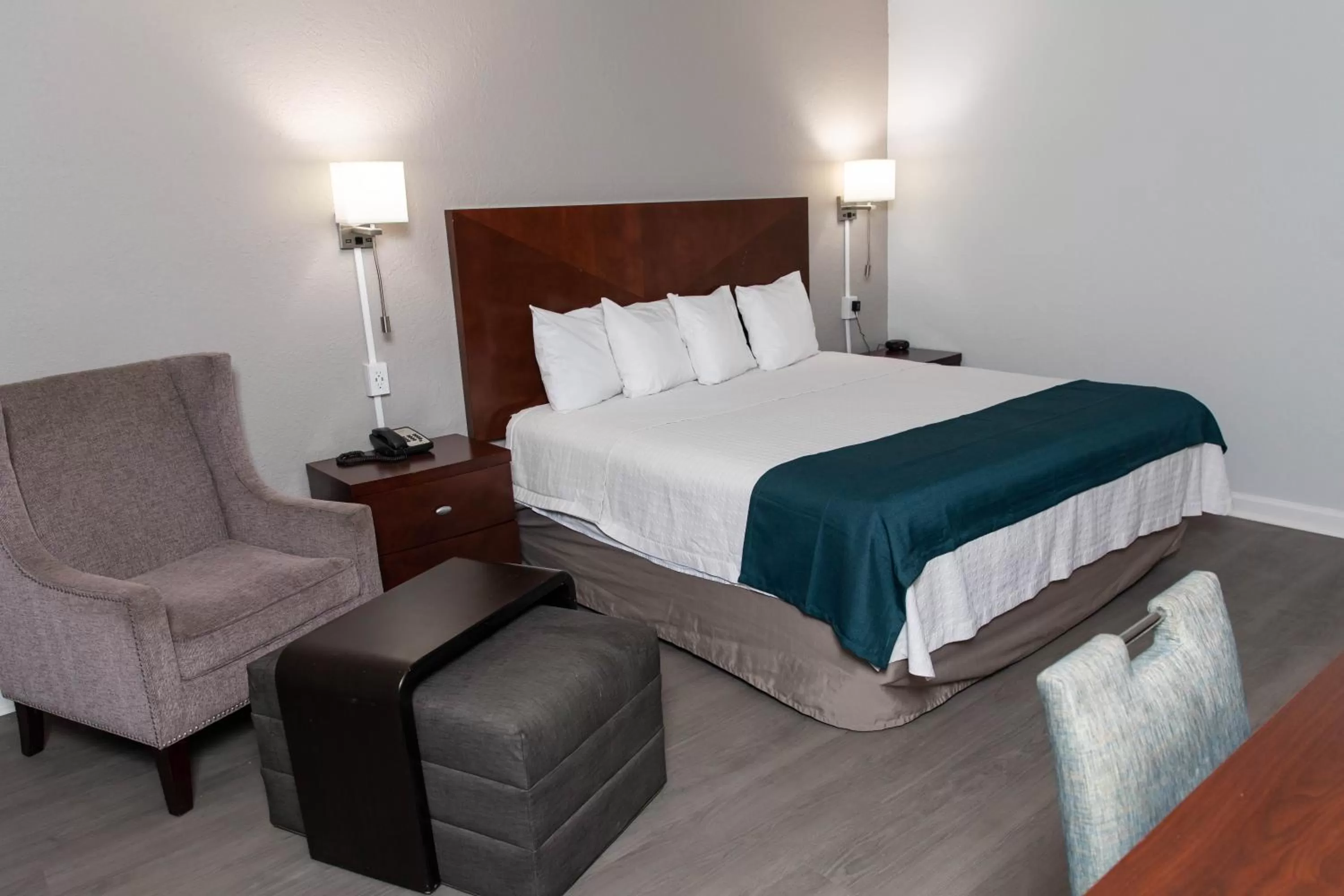 Bedroom, Bed in Studio 6 Ocala, FL