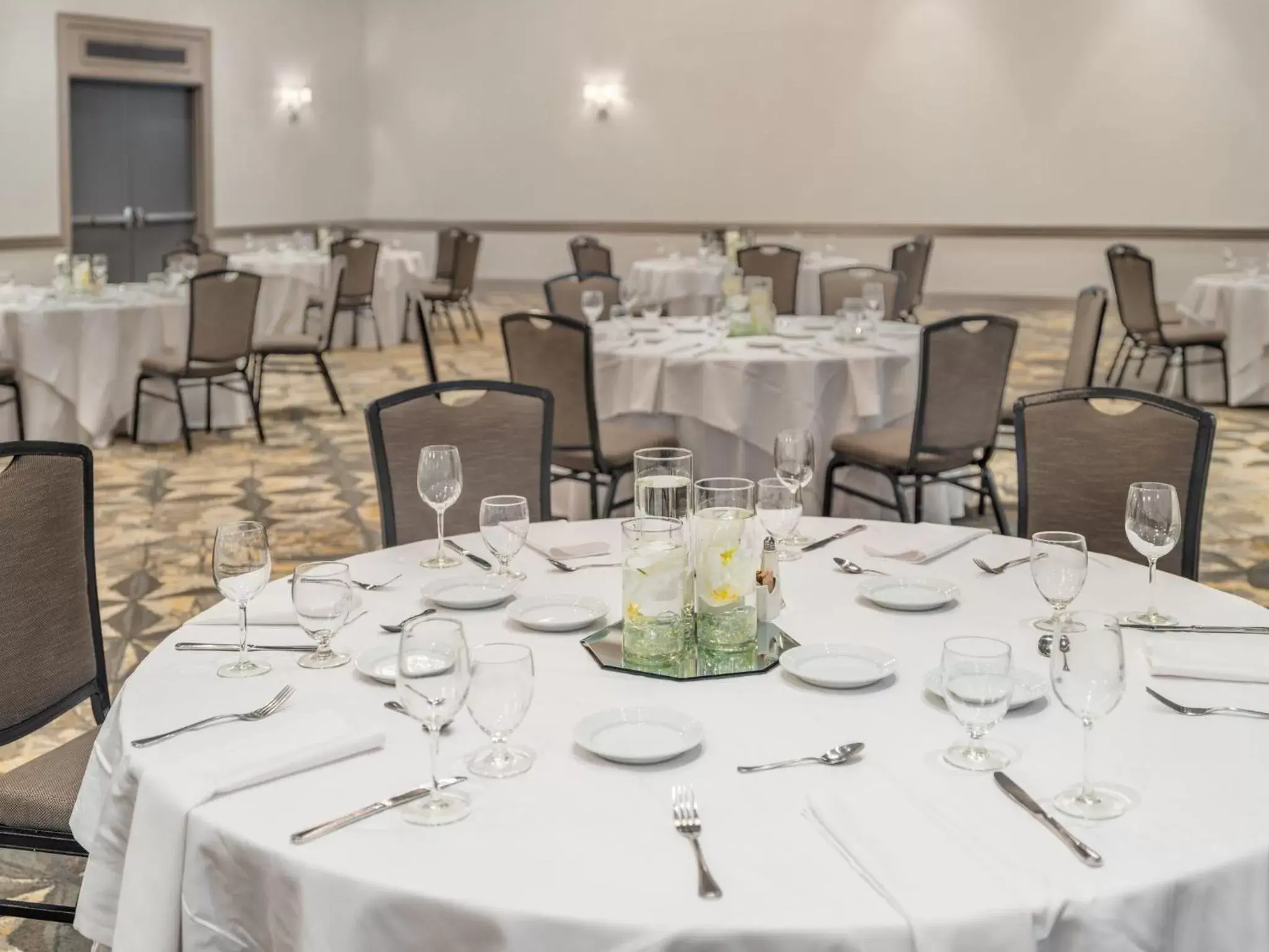 Banquet/Function facilities, Restaurant/Places to Eat in Crowne Plaza College Park - Washington DC