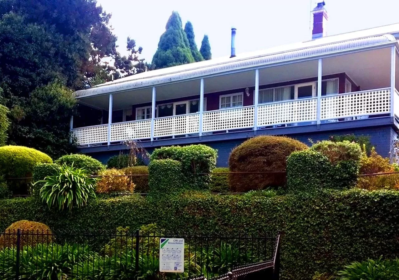  Mountain View Villa with Balcony, Spa & Log Fireplace in Mountain Heritage Hotel