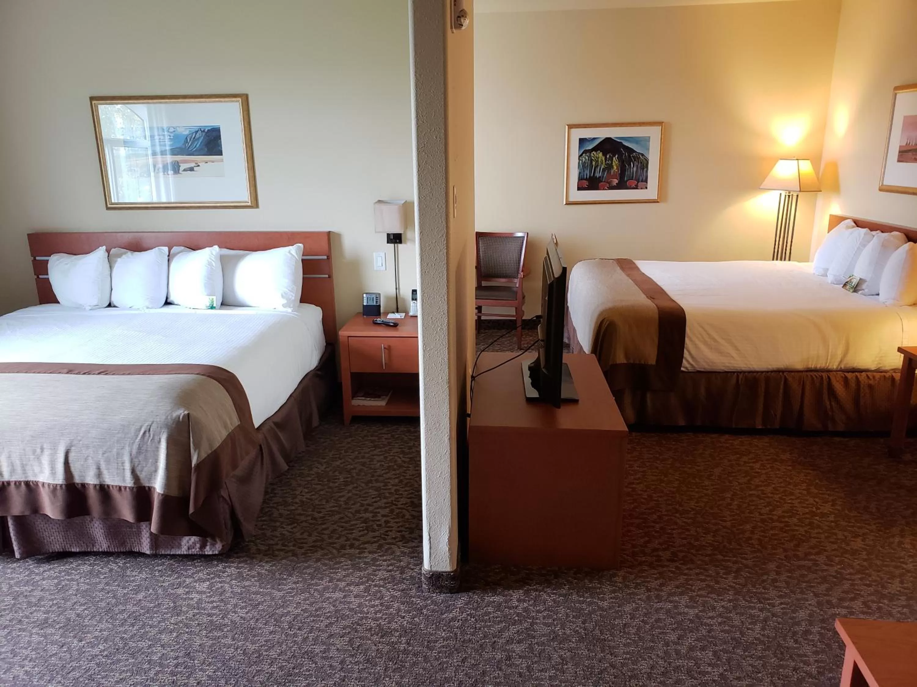 Bed in Wingate by Wyndham - Edmonton West