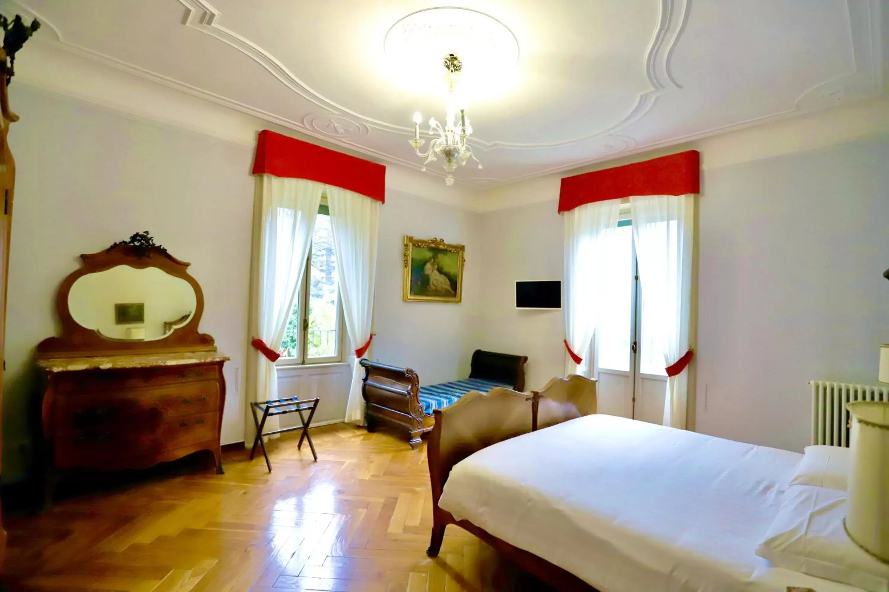 Bedroom in La Villa del Lago