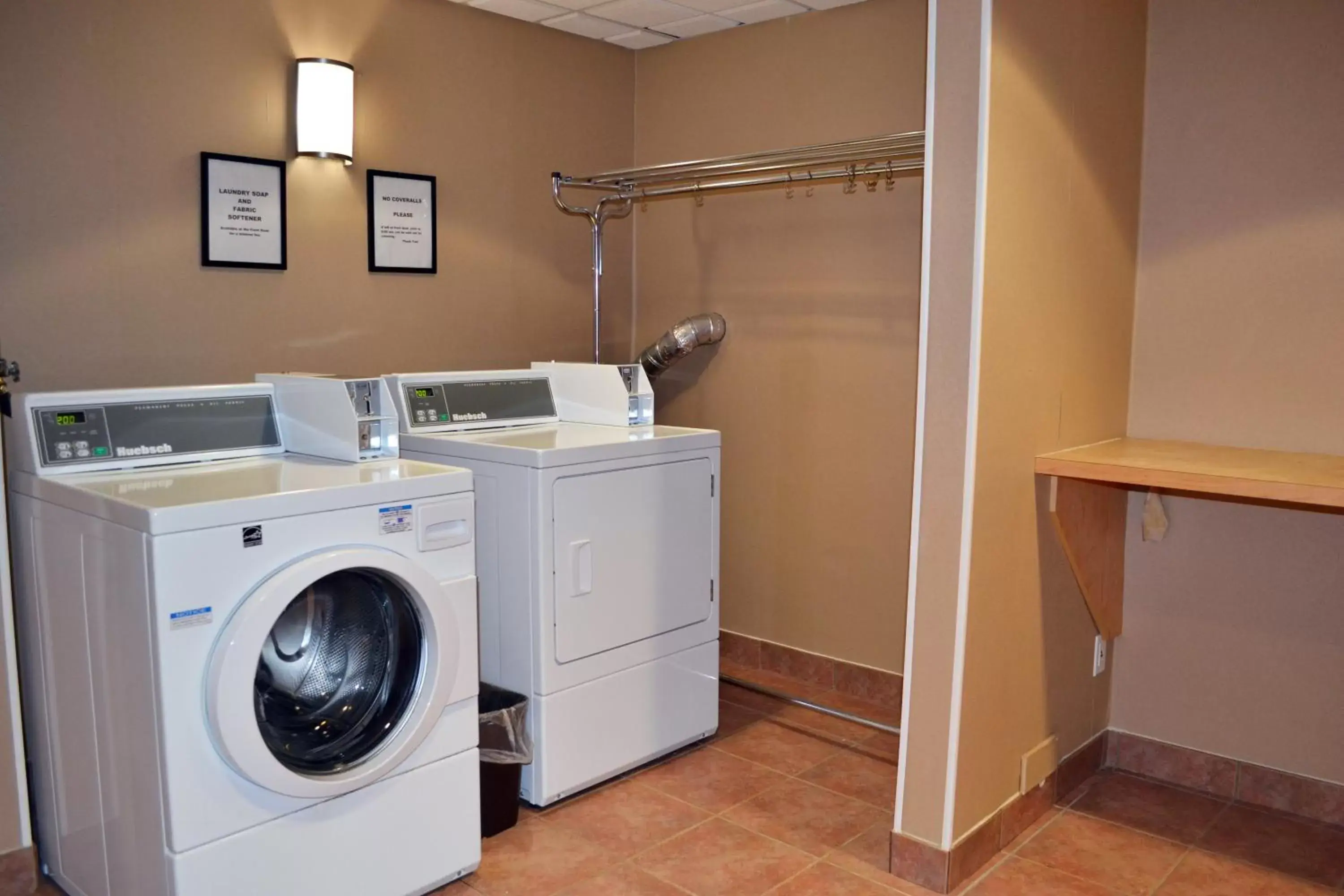 Other, Kitchen/Kitchenette in Holiday Inn Hinton, an IHG Hotel