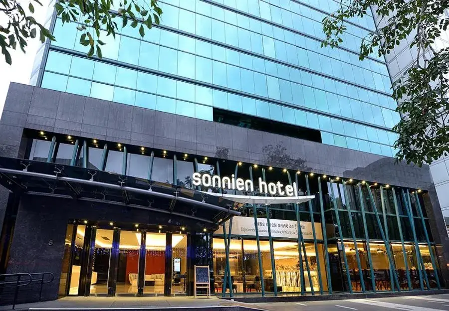 Facade/entrance in Sonnien Hotel