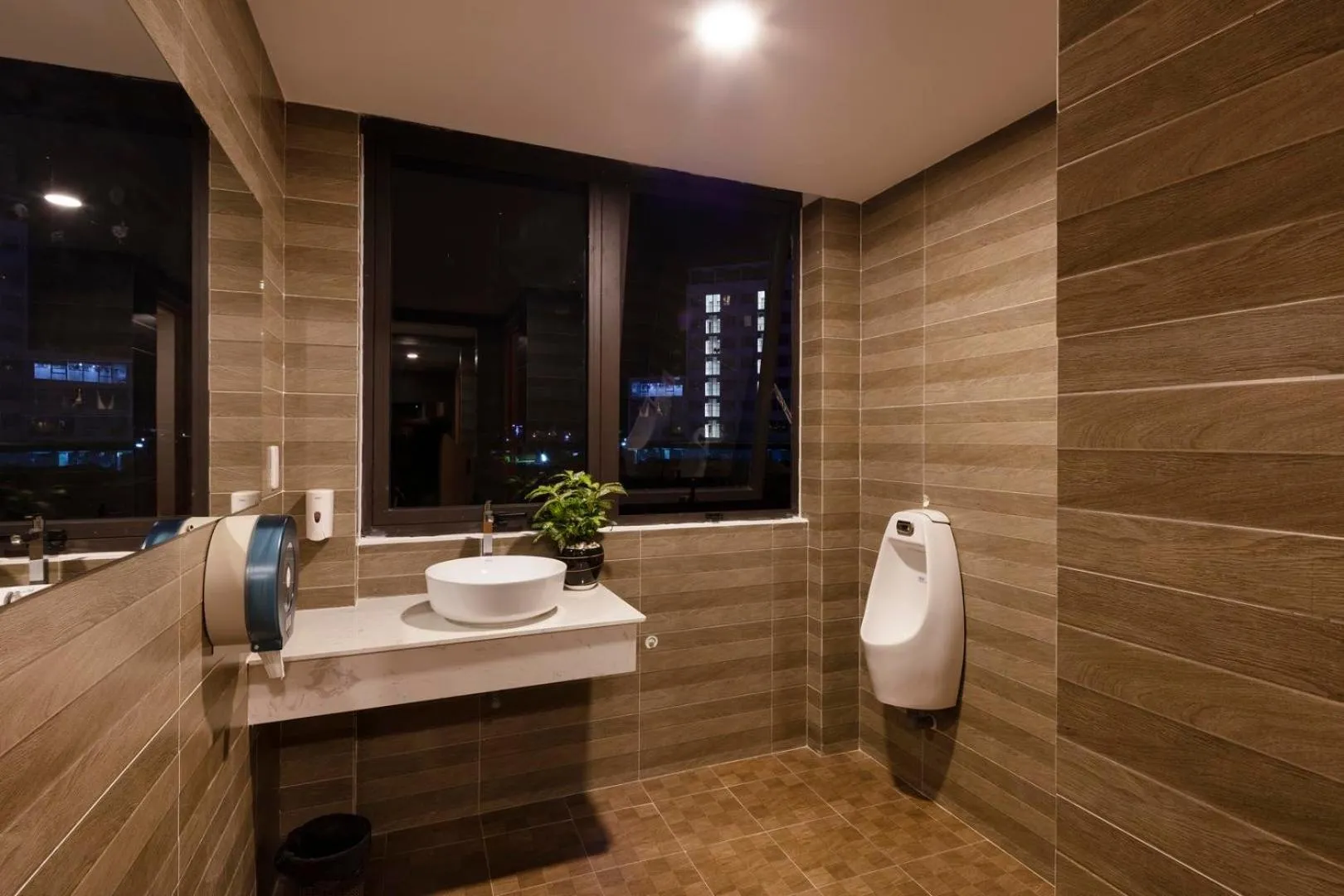 Restaurant/places to eat in The Swan Nha Trang Hotel