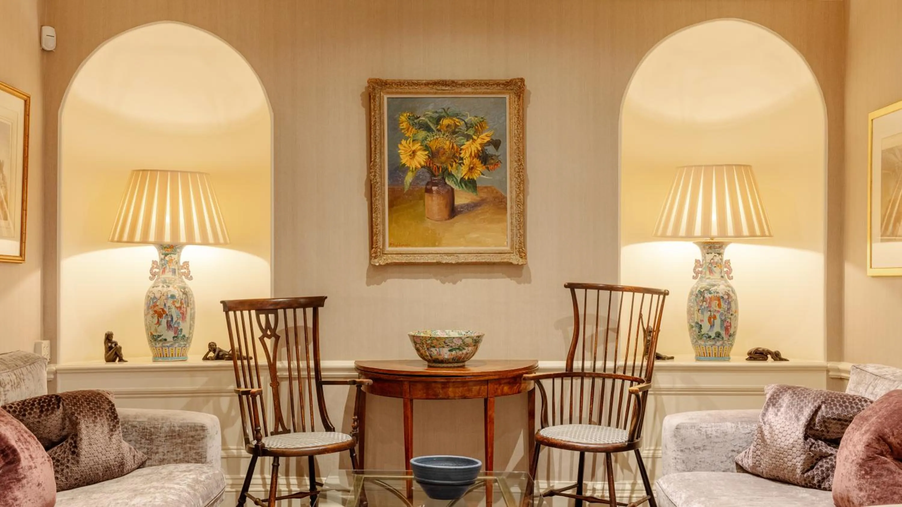 Restaurant/places to eat in Wentworth Hotel