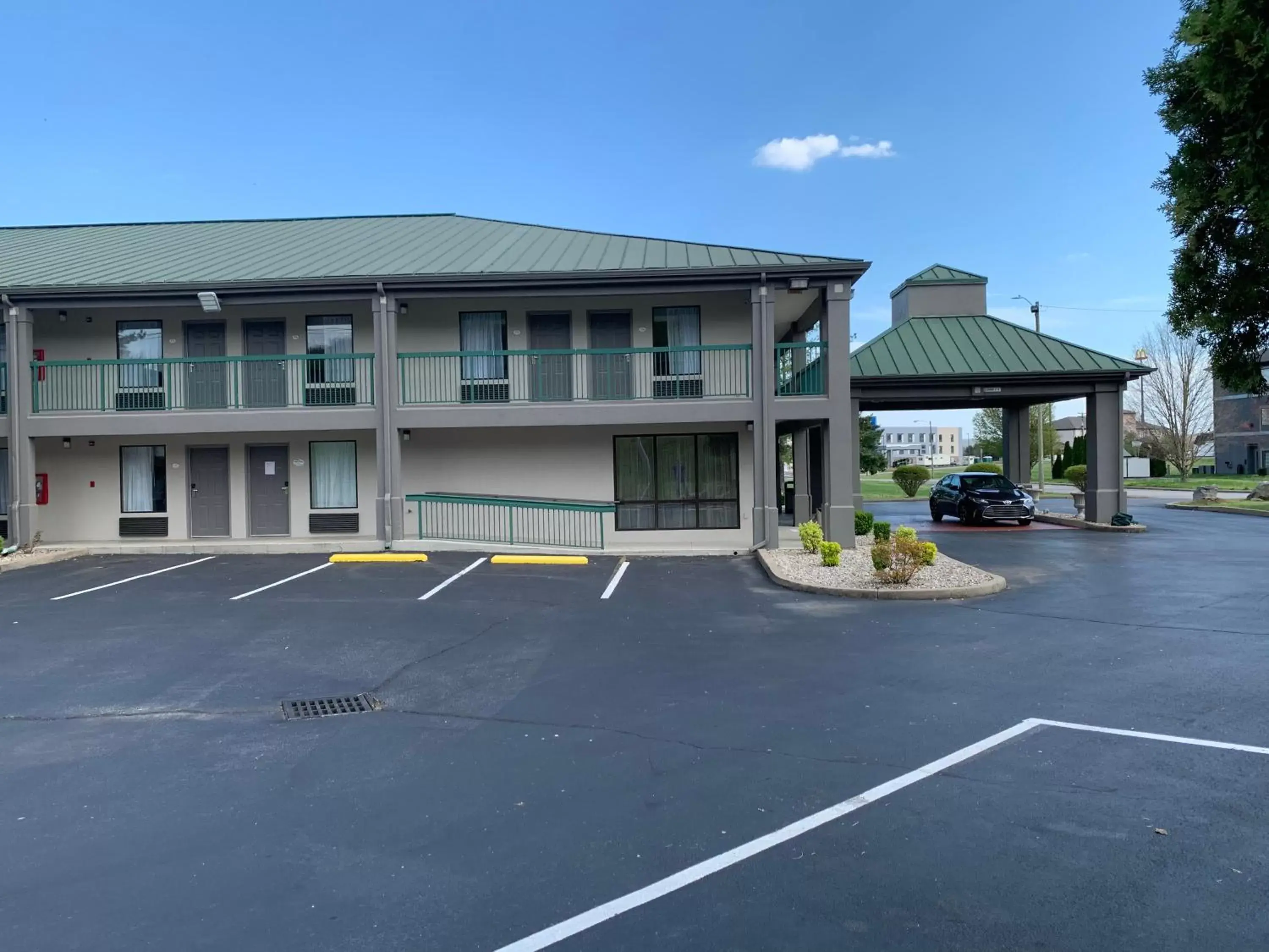 Property building in Baymont by Wyndham Cave City Property building in Baymont by Wyndham Cave City