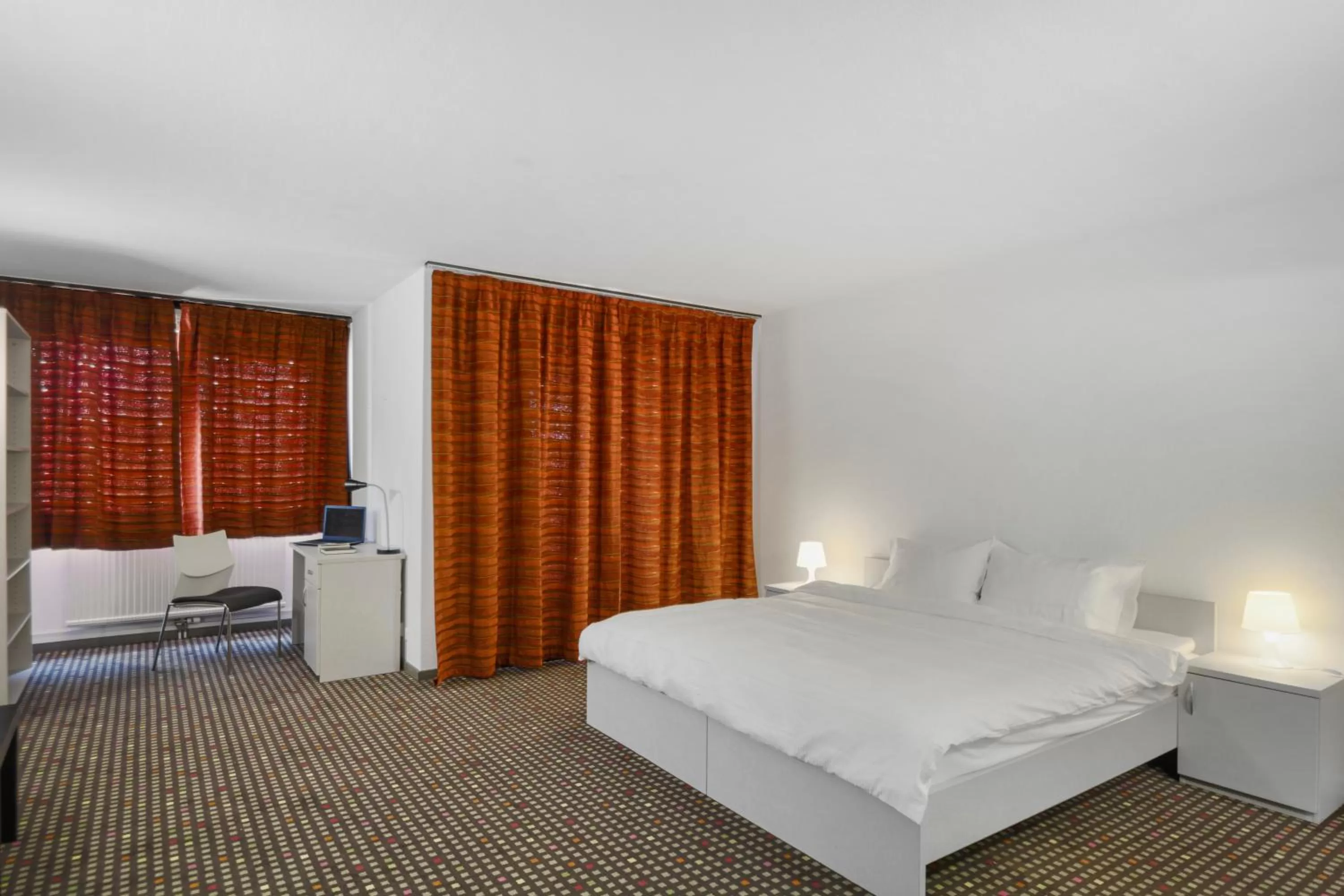 Photo of the whole room, Bed in Neuchâtel City Hôtel